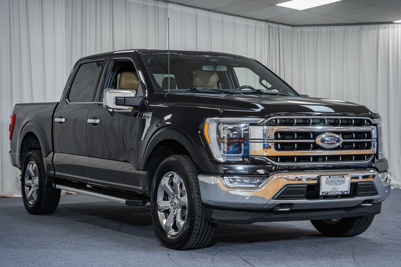 Agate Black Metallic 2022 Ford F-150 Lariat SuperCrew 4WD Pickup Truck Four-Wheel Drive Automatic