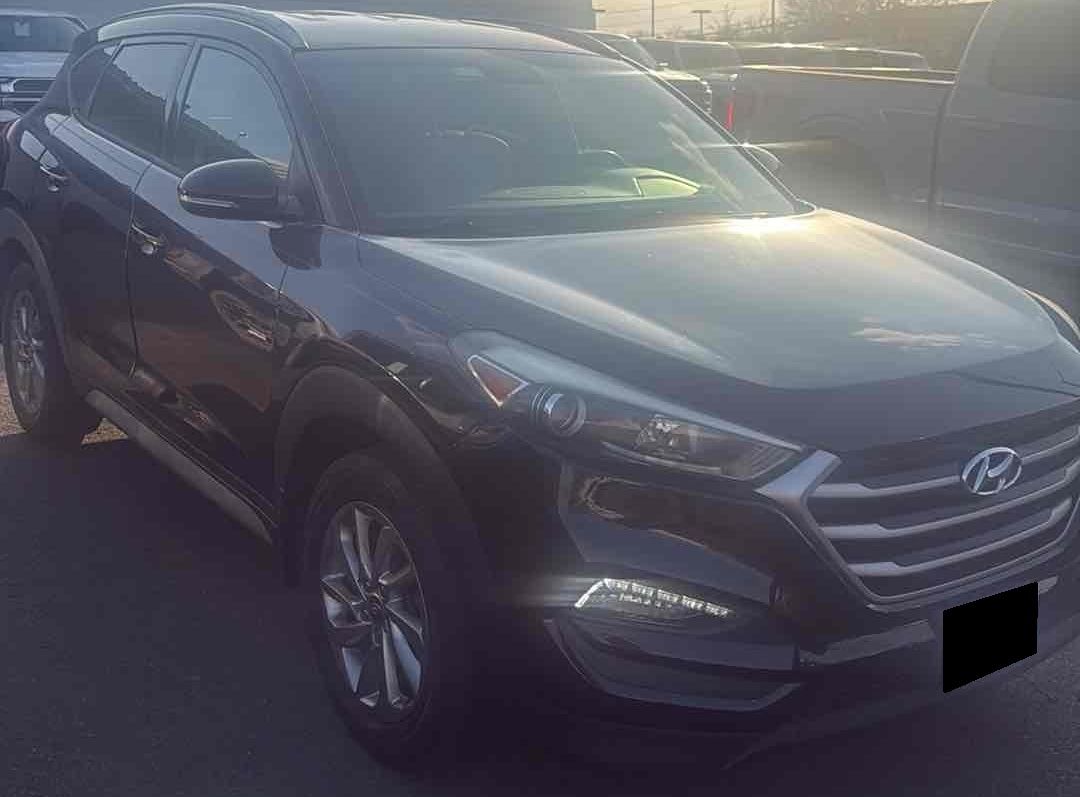 Black Noir Pearl 2017 Hyundai Tucson 2.0L SE Plus AWD SUV / Crossover All-Wheel Drive 6-Speed Automatic