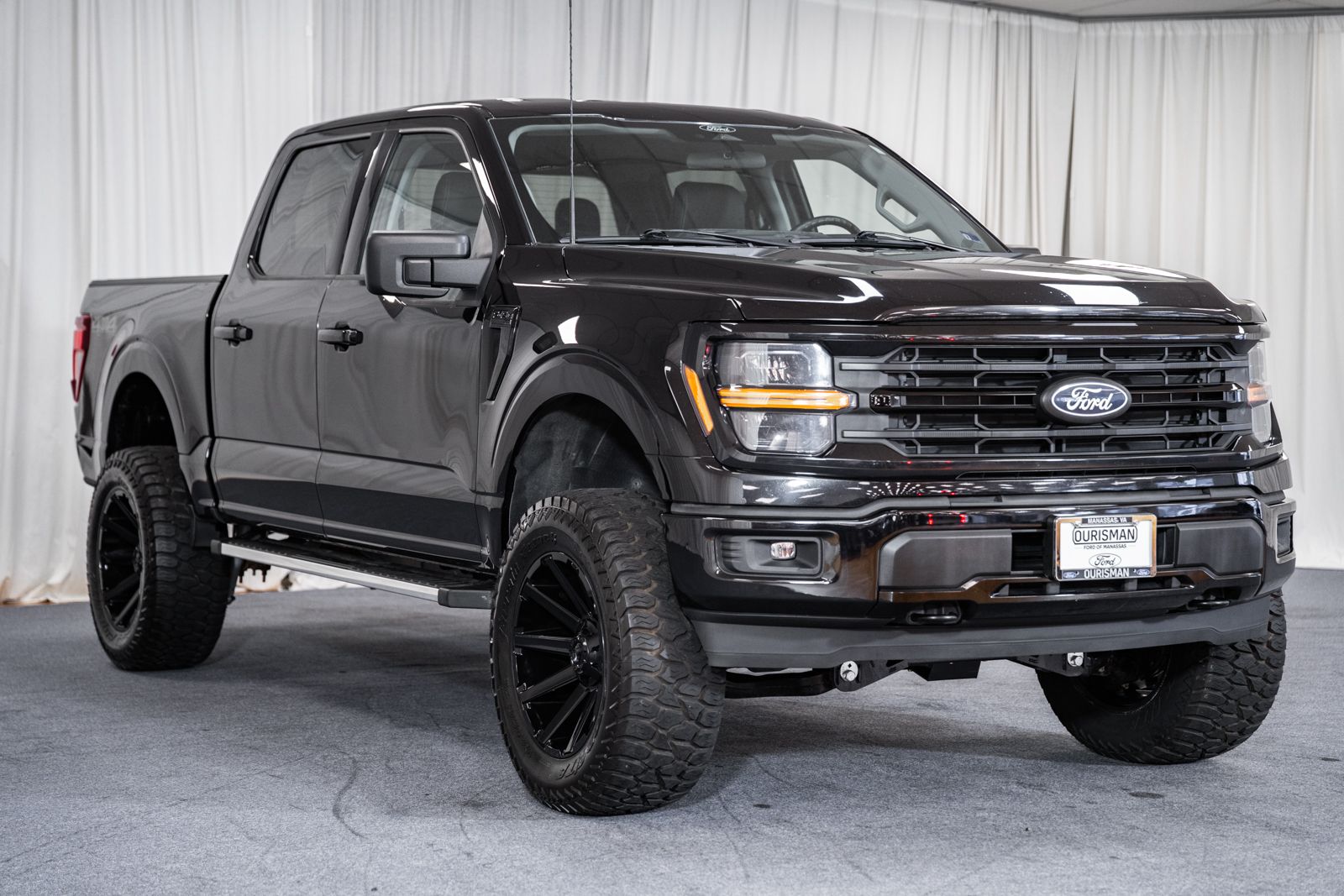 Agate Black Metallic 2025 Ford F-150 Pickup Truck Four-Wheel Drive Automatic