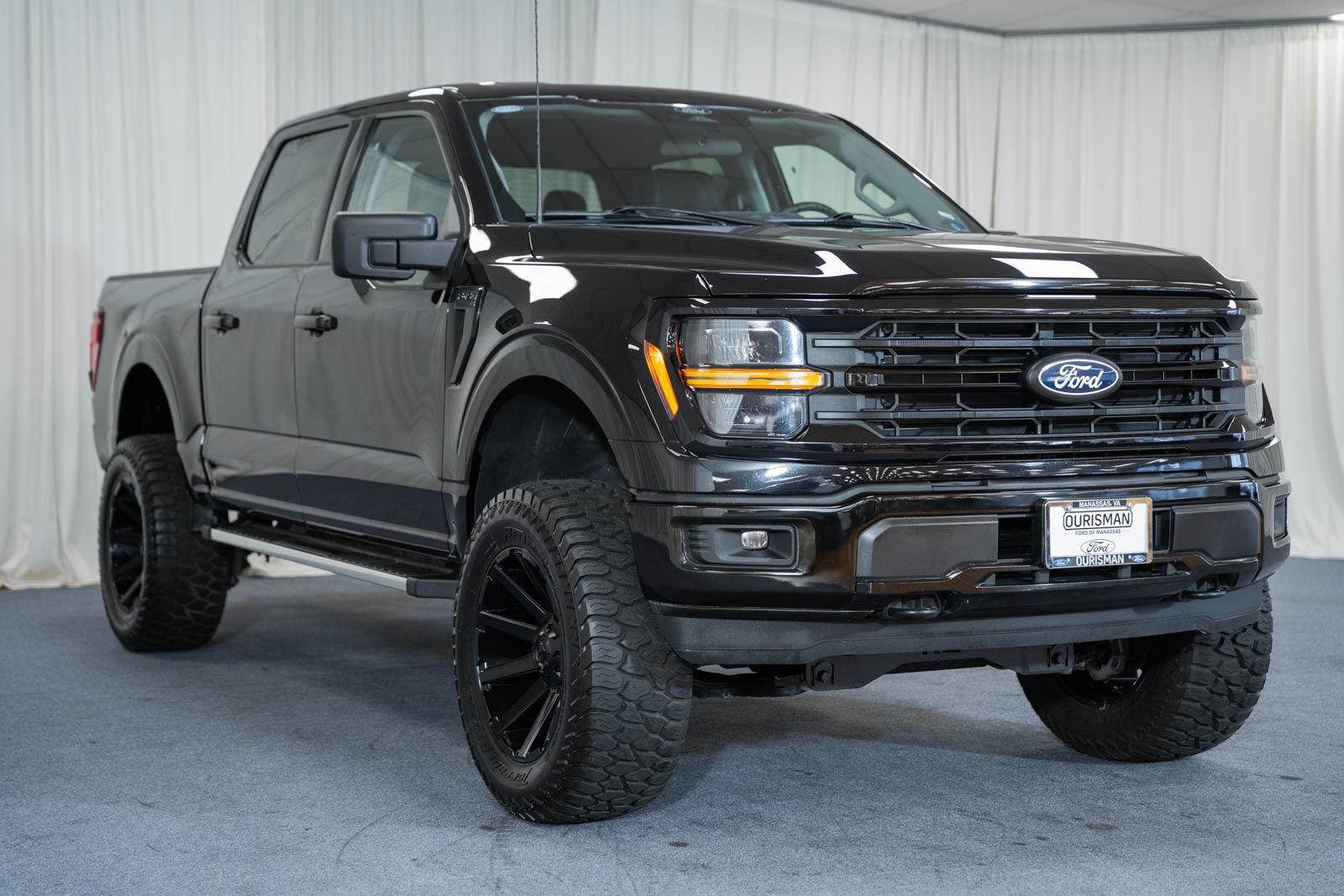 Agate Black Metallic 2025 Ford F-150 Pickup Truck Four-Wheel Drive Automatic