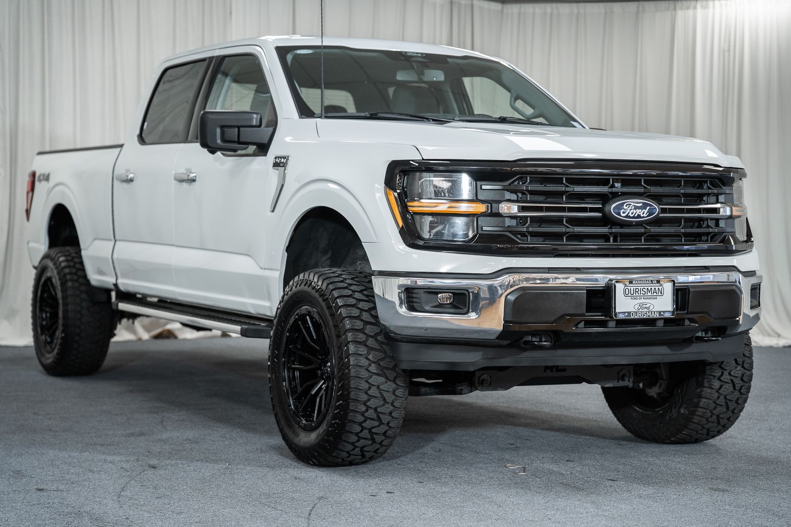 Star White Metallic Tri-Coat 2024 Ford F-150 XLT SuperCrew 4WD Pickup Truck Four-Wheel Drive Automatic