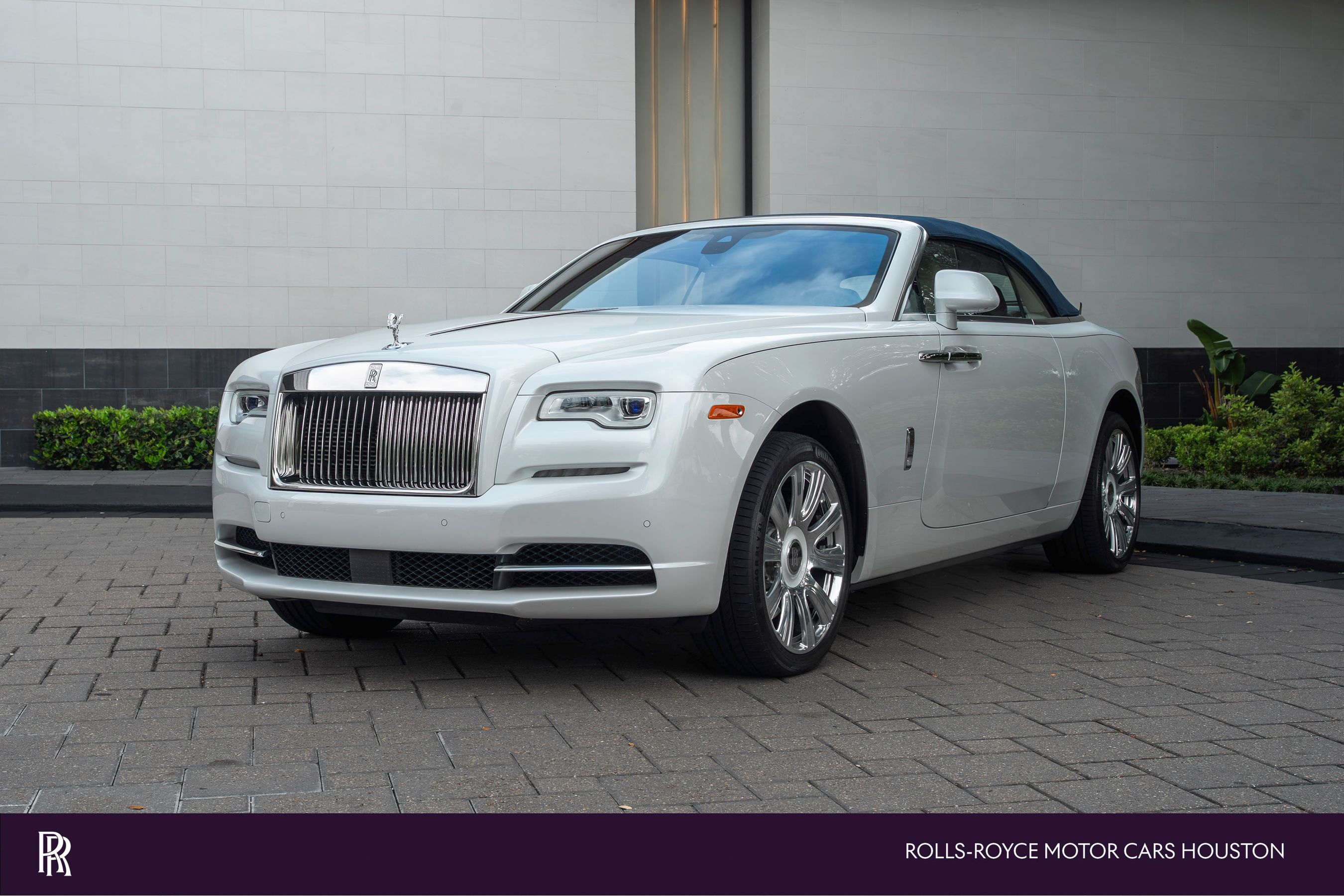 2017 Rolls-Royce Dawn Convertible Convertible Rear-Wheel Drive 8-Speed Automatic