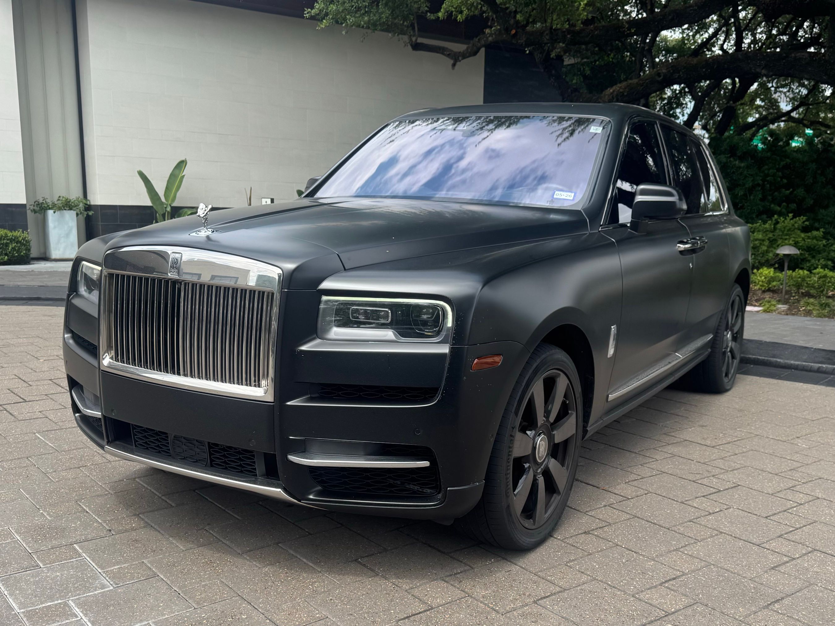 2023 Rolls-Royce Cullinan -'s photo