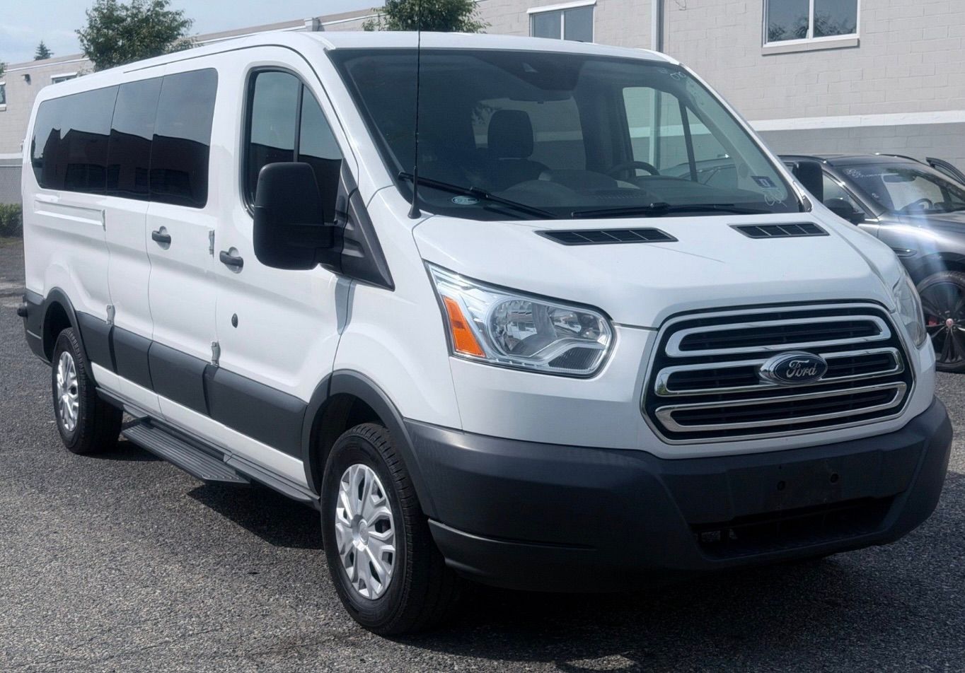 Oxford White 2016 Ford Transit Passenger Van Rear-Wheel Drive 6-Speed Automatic Overdrive