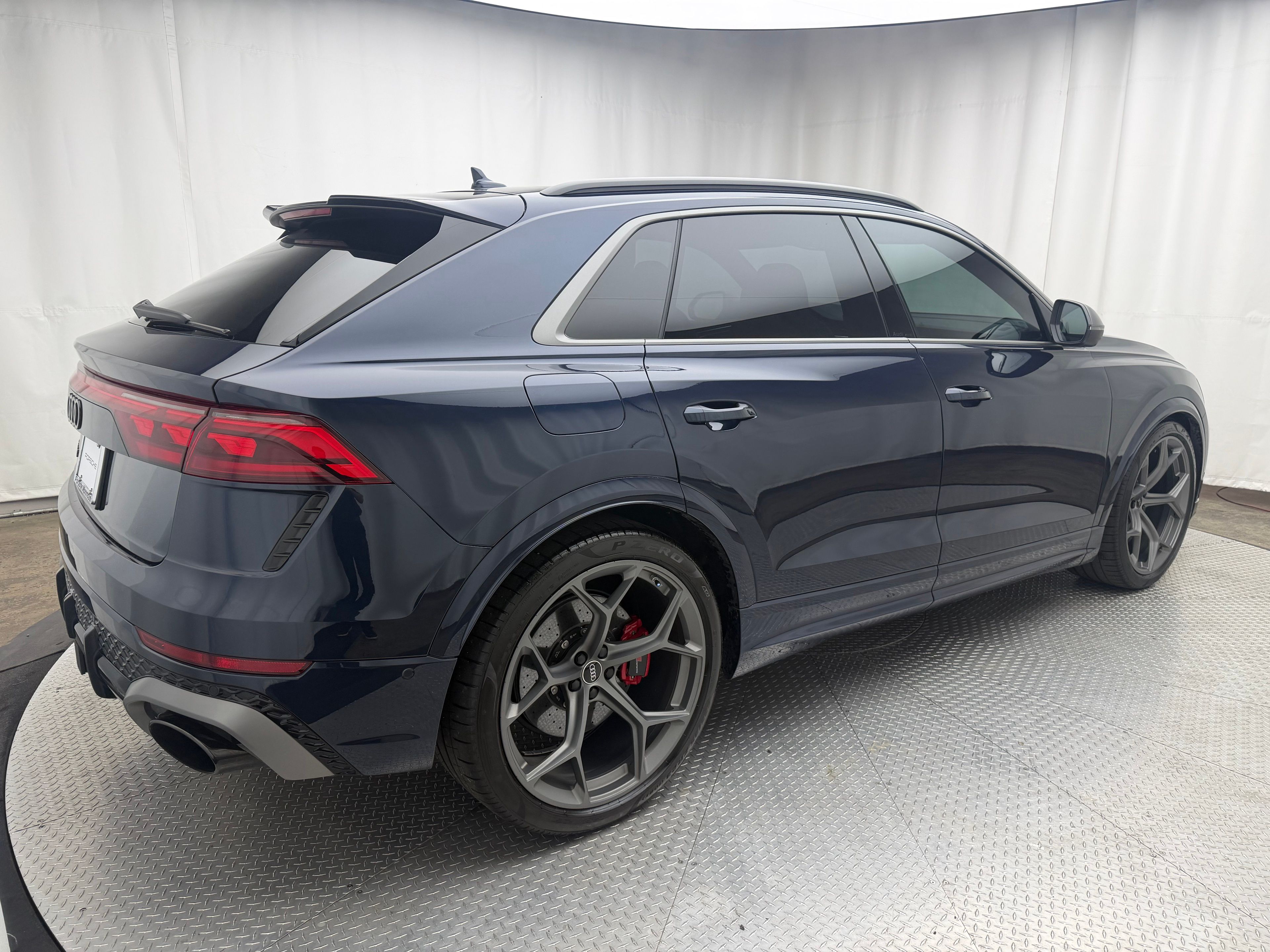 Thumbnail: 2025 Audi RS Q8 - 11