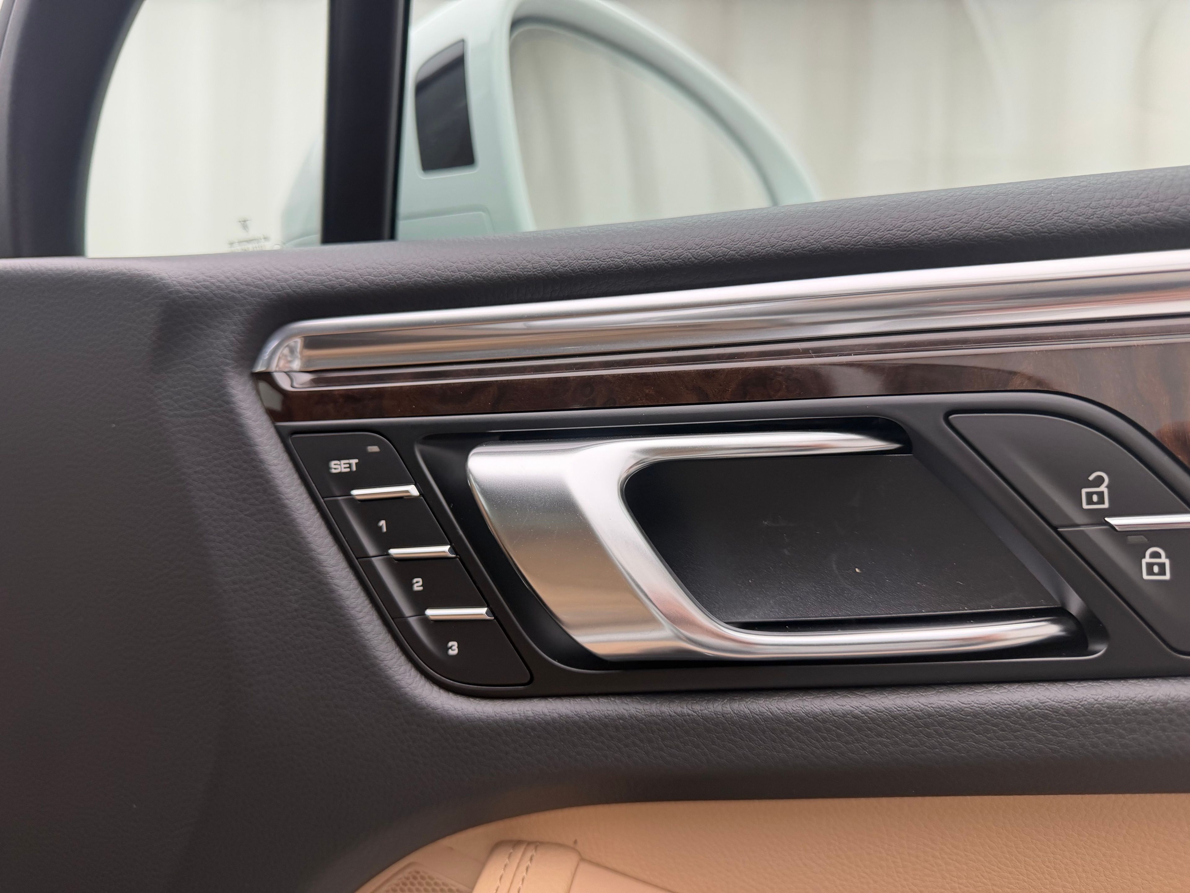 Thumbnail: 2026 Porsche Macan - 17