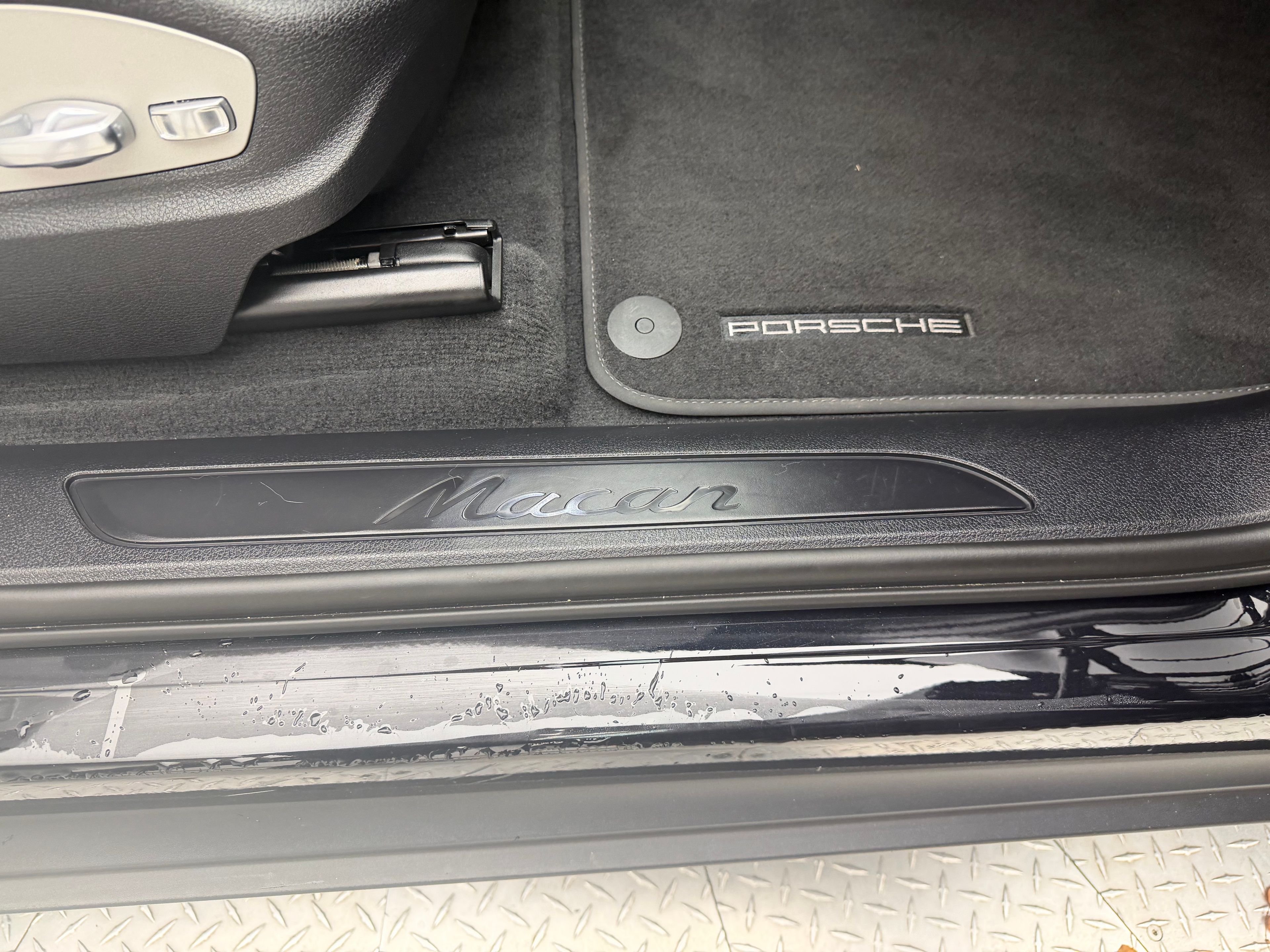 Thumbnail: 2023 Porsche Macan - 19