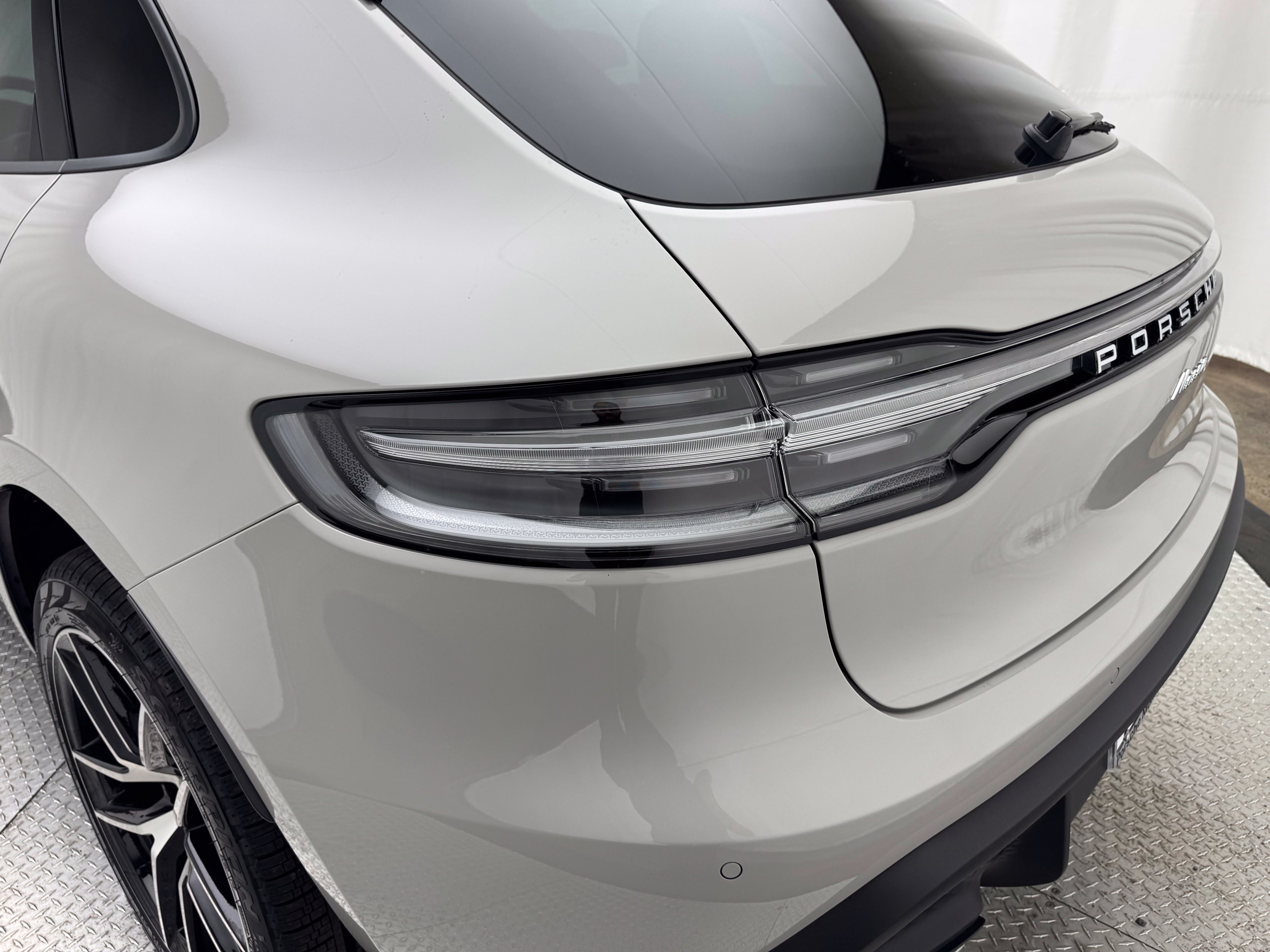 Thumbnail: 2026 Porsche Macan - 10