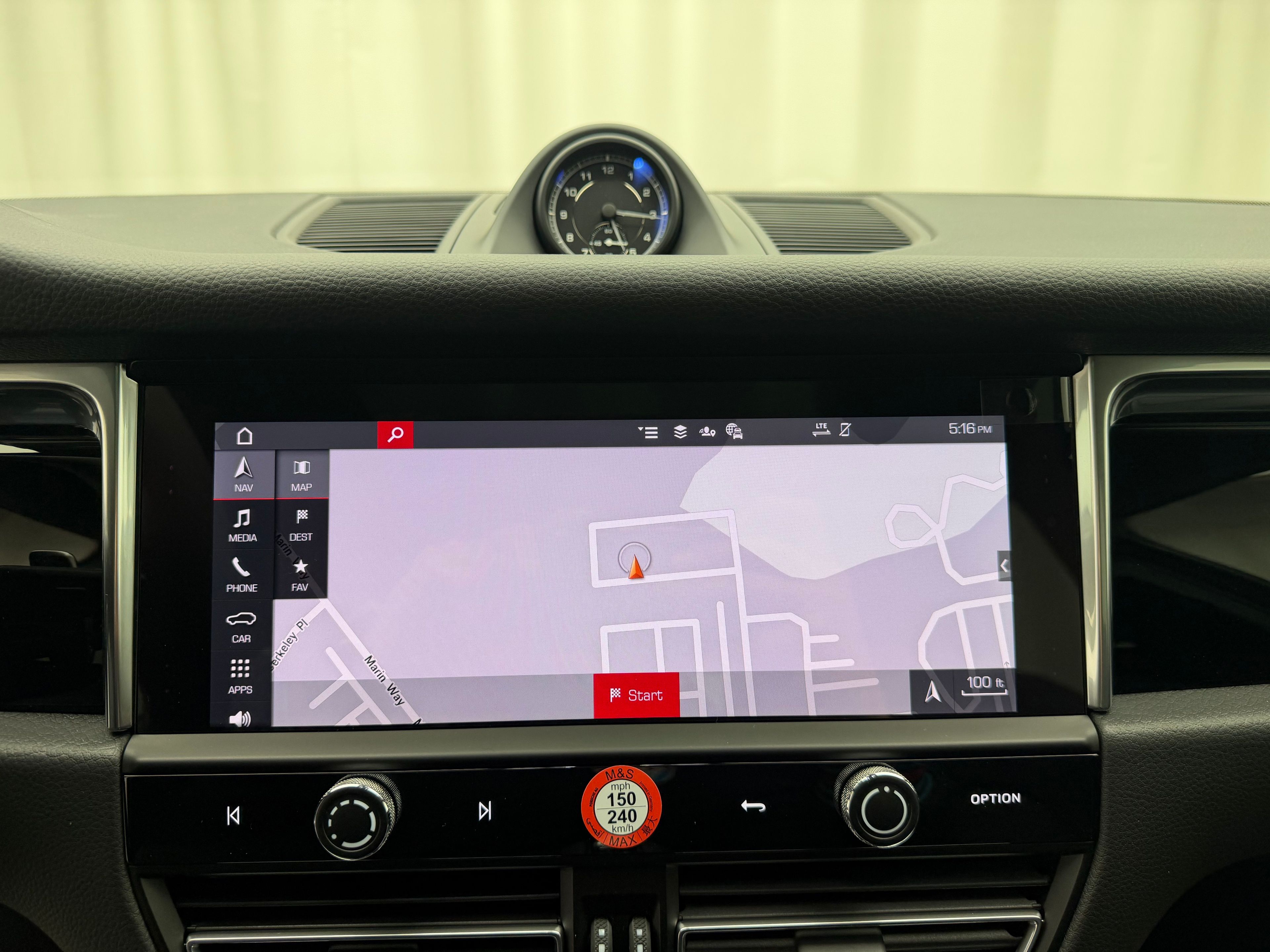 Thumbnail: 2026 Porsche Macan - 27