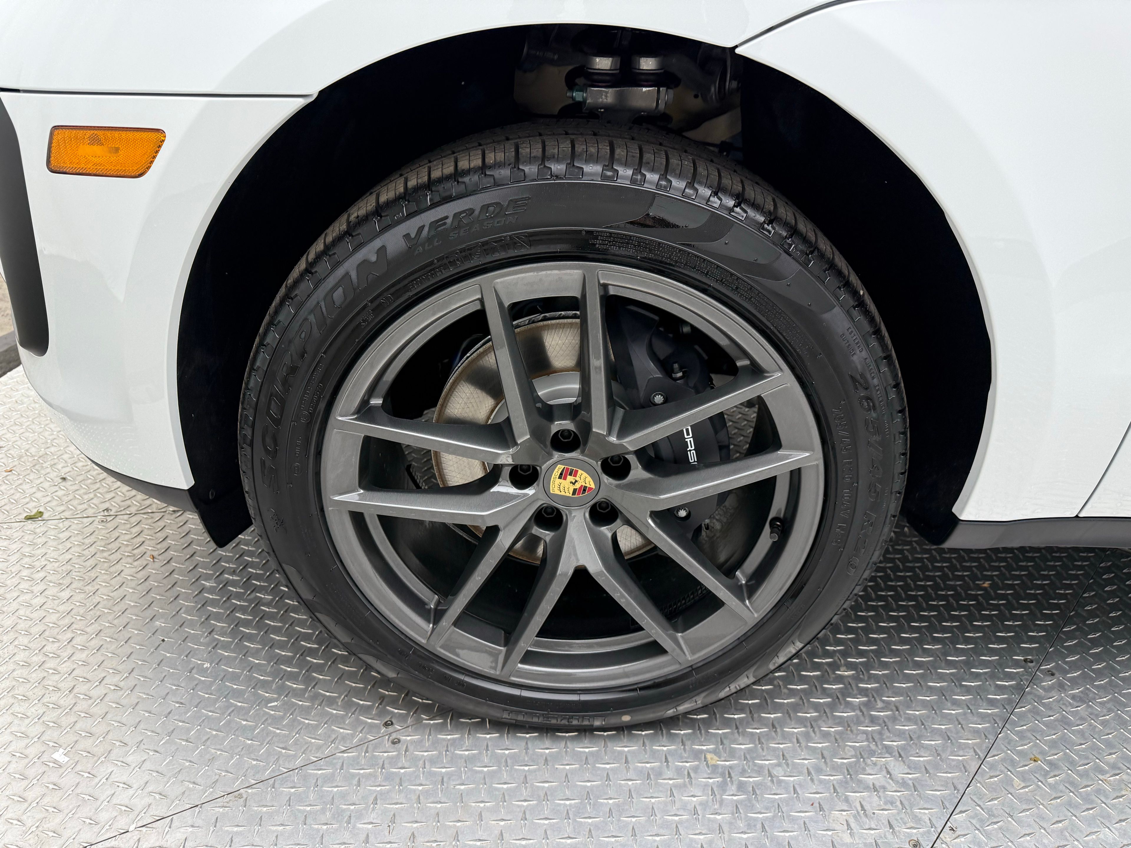 Thumbnail: 2026 Porsche Macan - 12