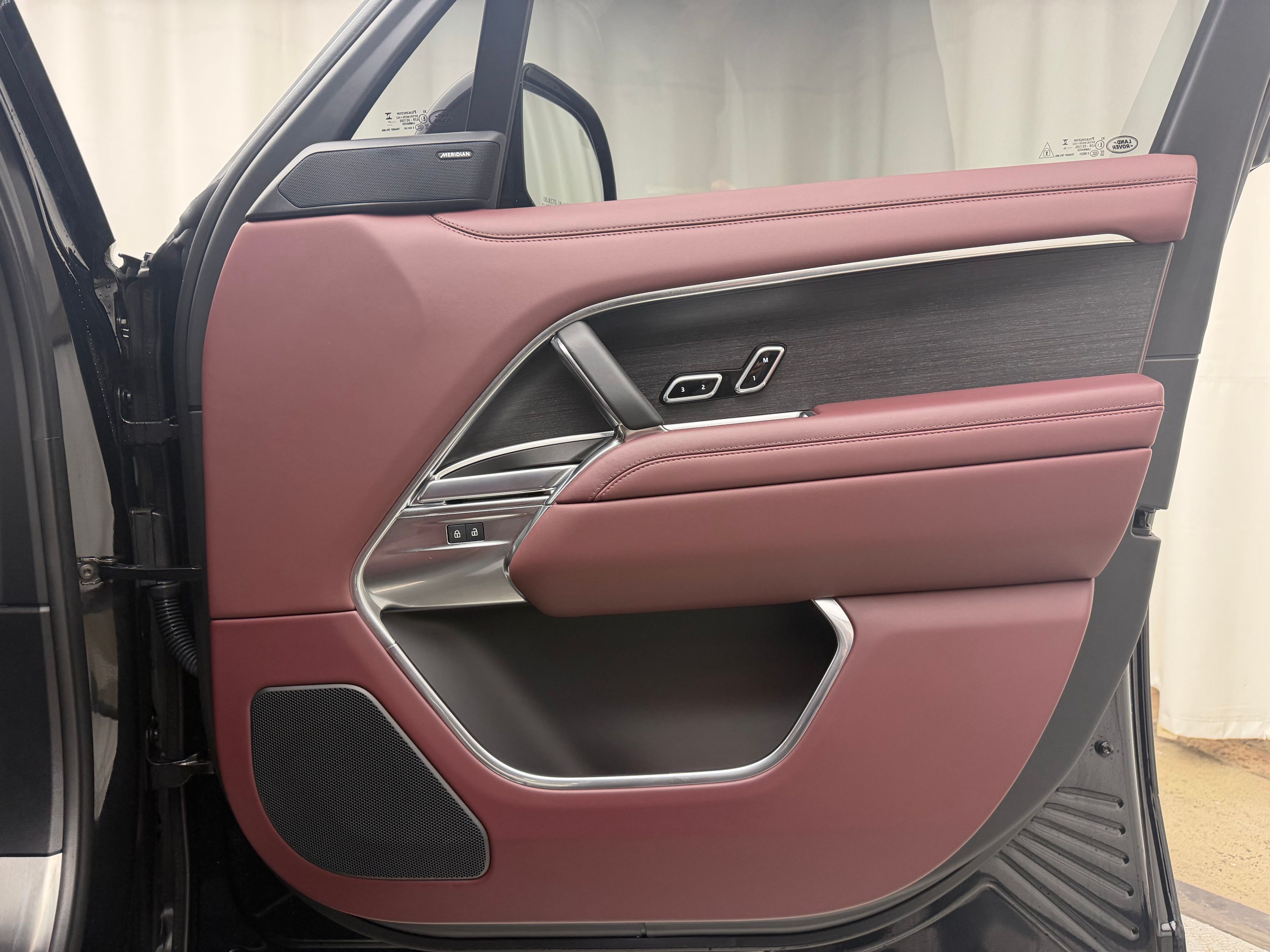 Thumbnail: 2024 Land Rover Range Rover - 17