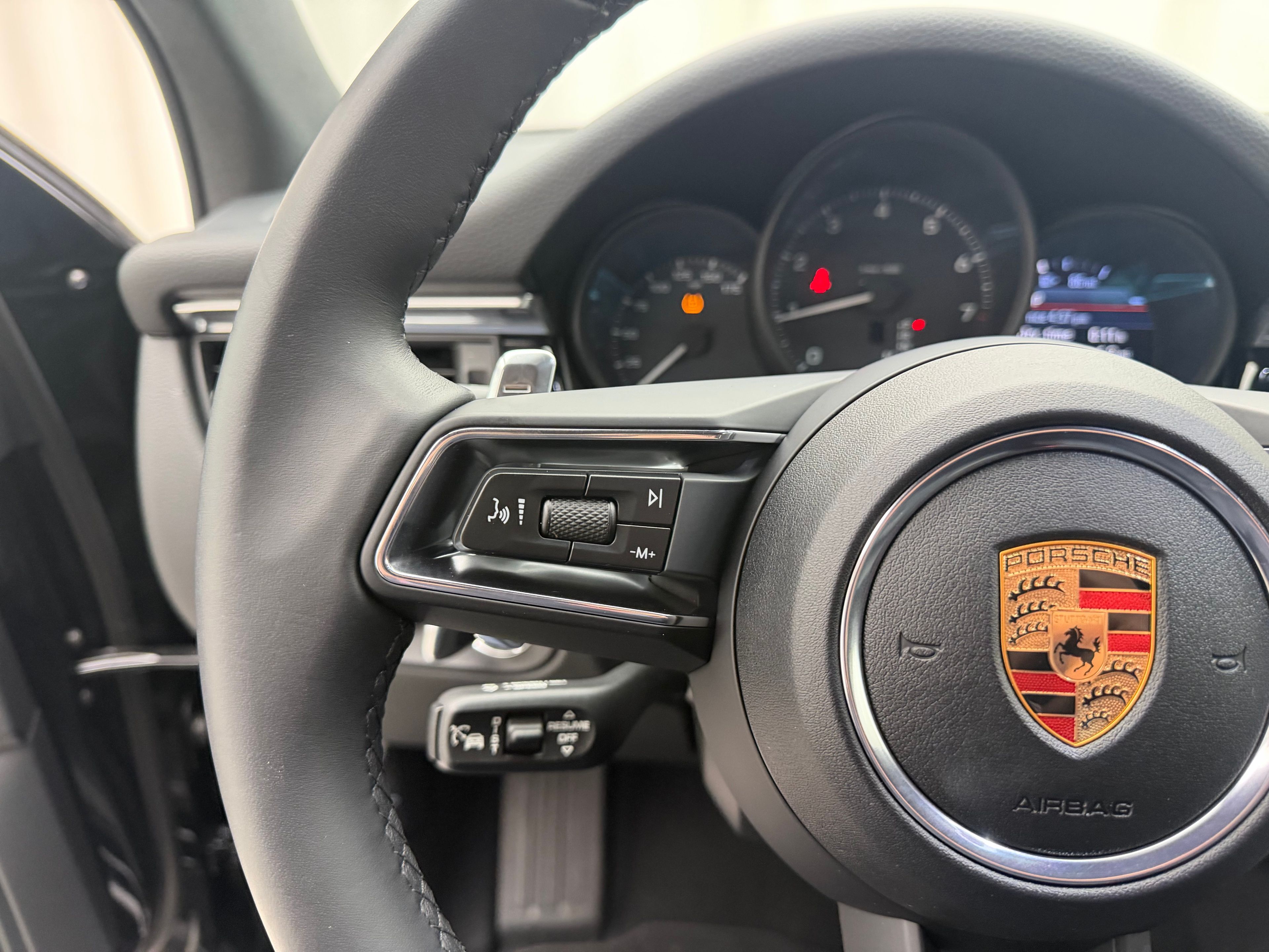 Thumbnail: 2025 Porsche Macan - 26