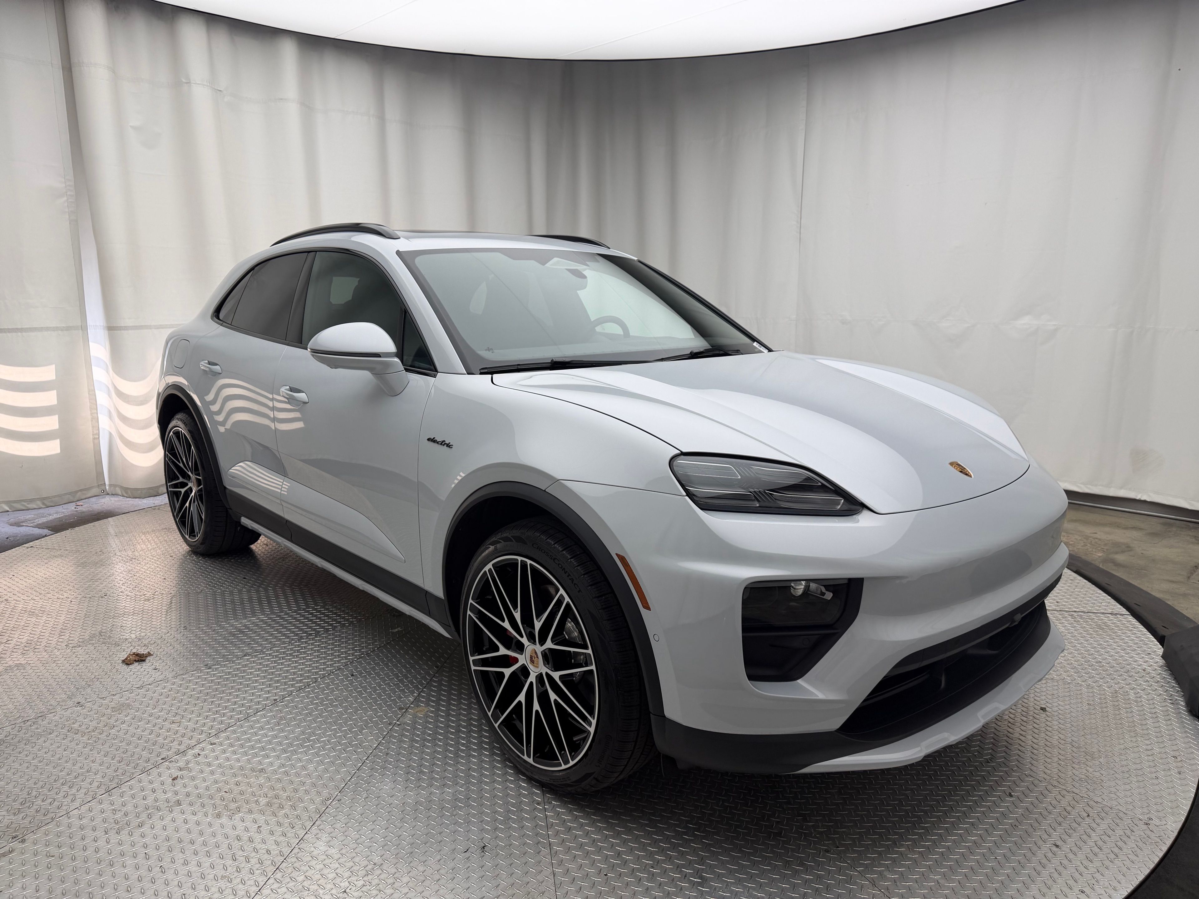 Thumbnail: 2025 Porsche Macan - 15