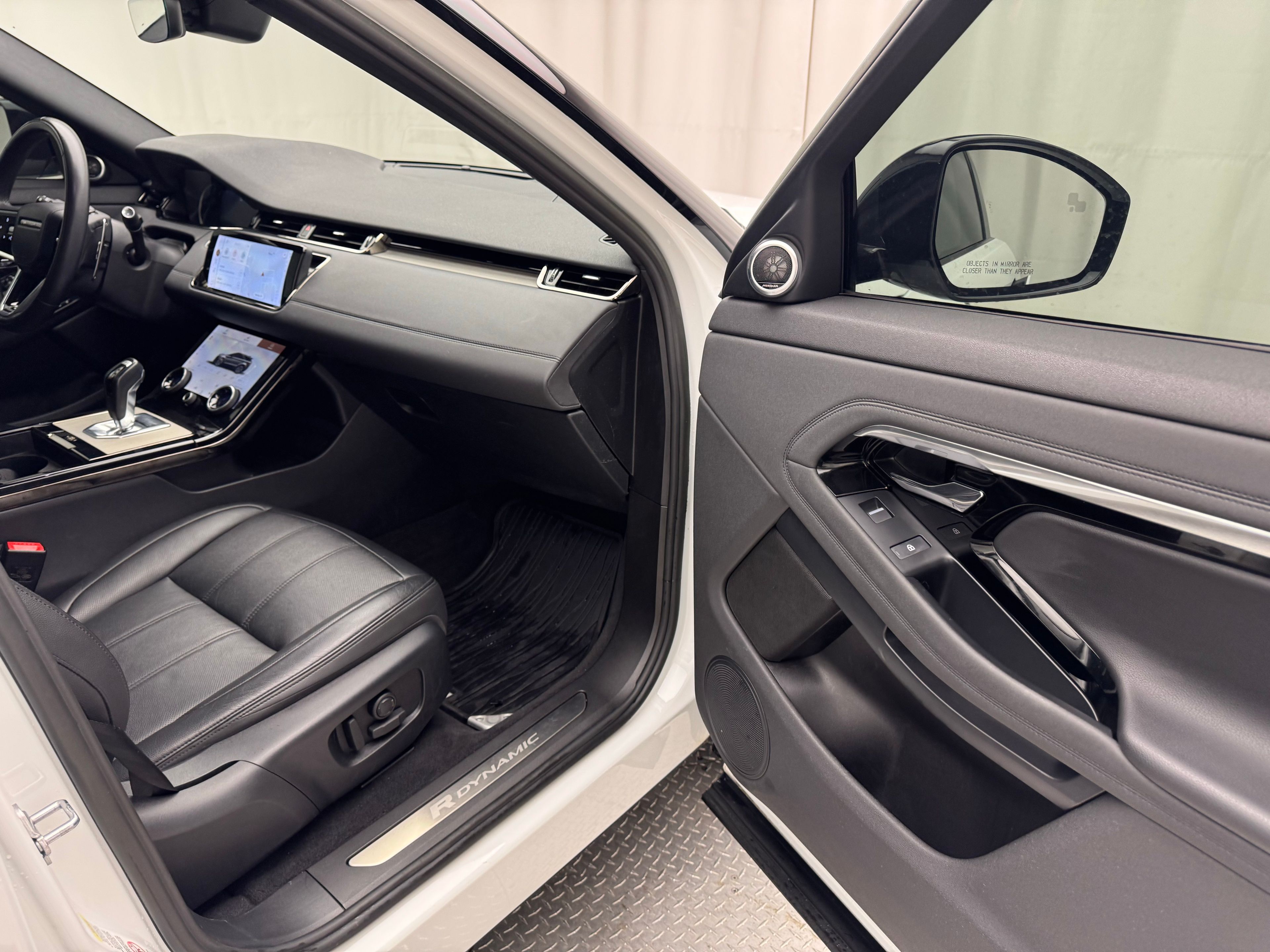Thumbnail: 2023 Land Rover Range Rover Evoque - 20