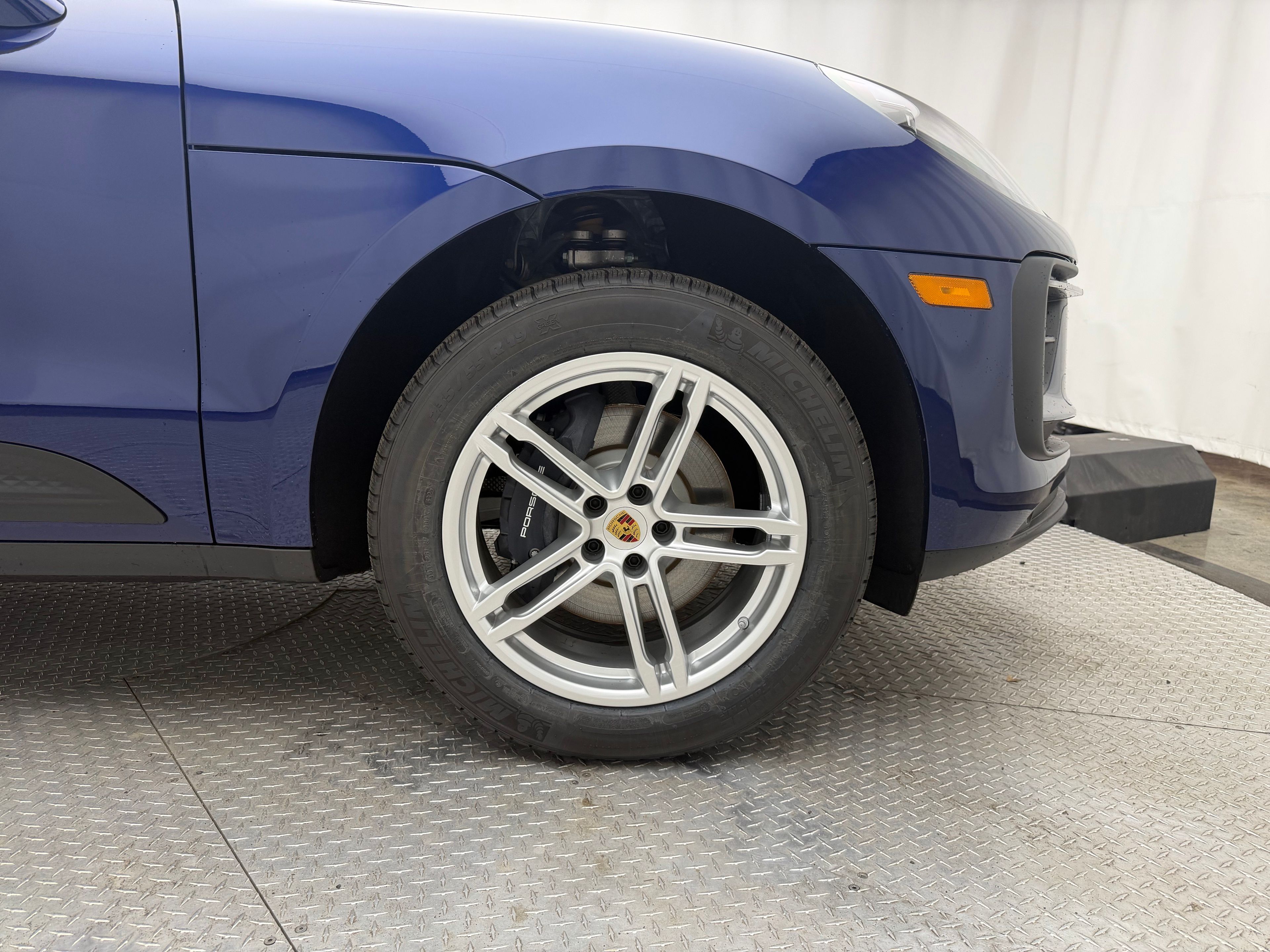 Thumbnail: 2026 Porsche Macan - 12