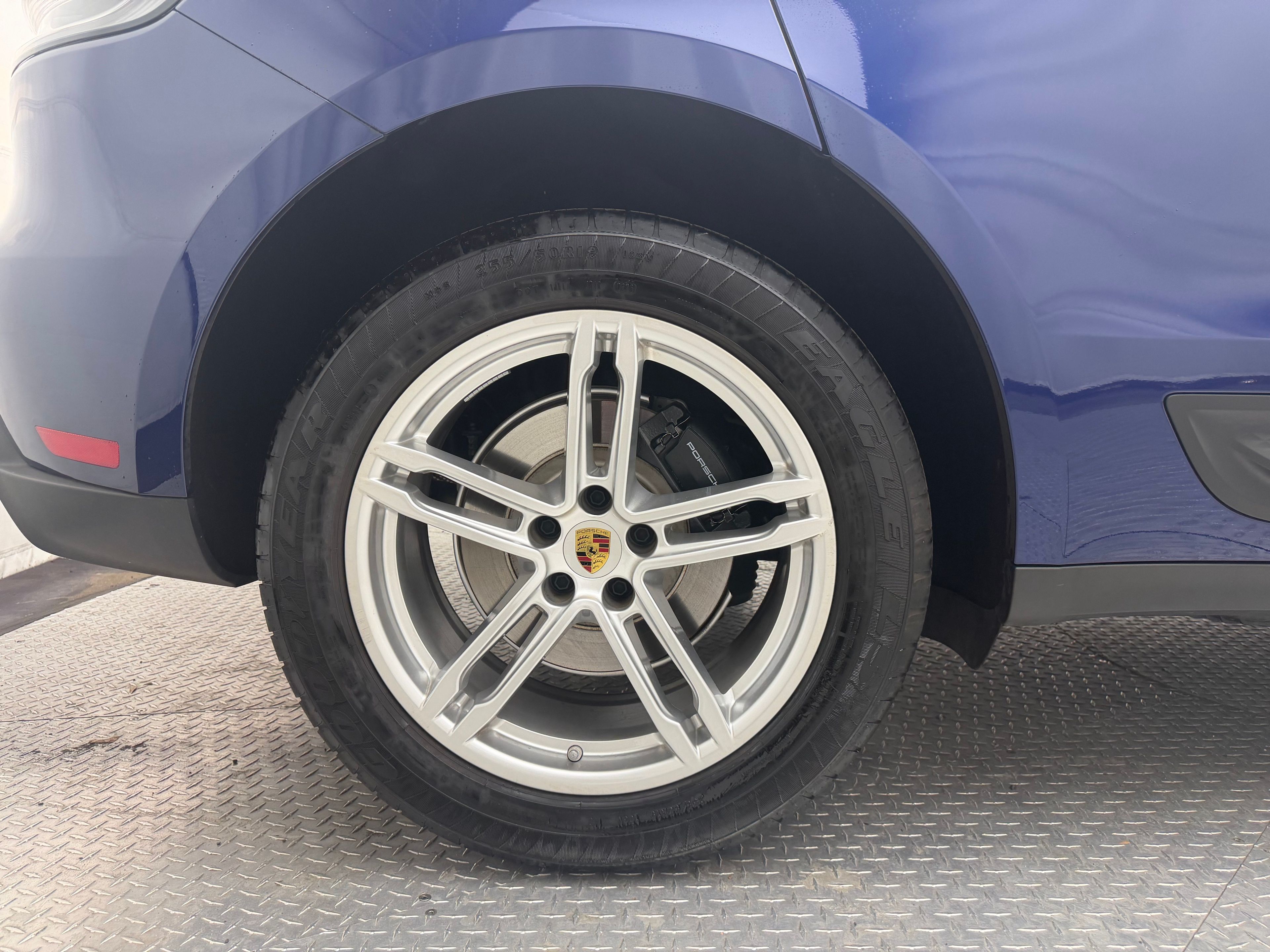 Thumbnail: 2025 Porsche Macan - 9