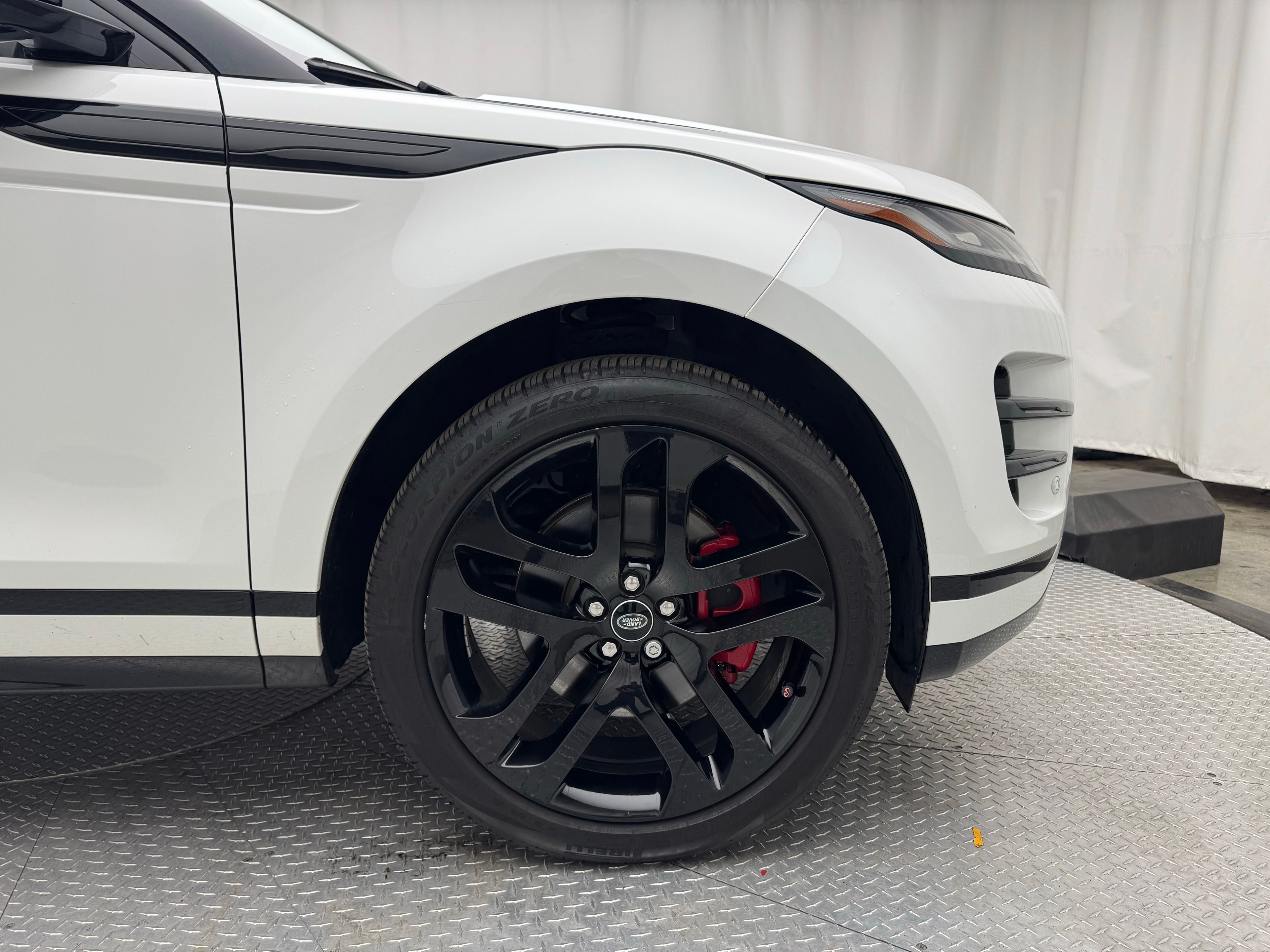 Thumbnail: 2023 Land Rover Range Rover Evoque - 16