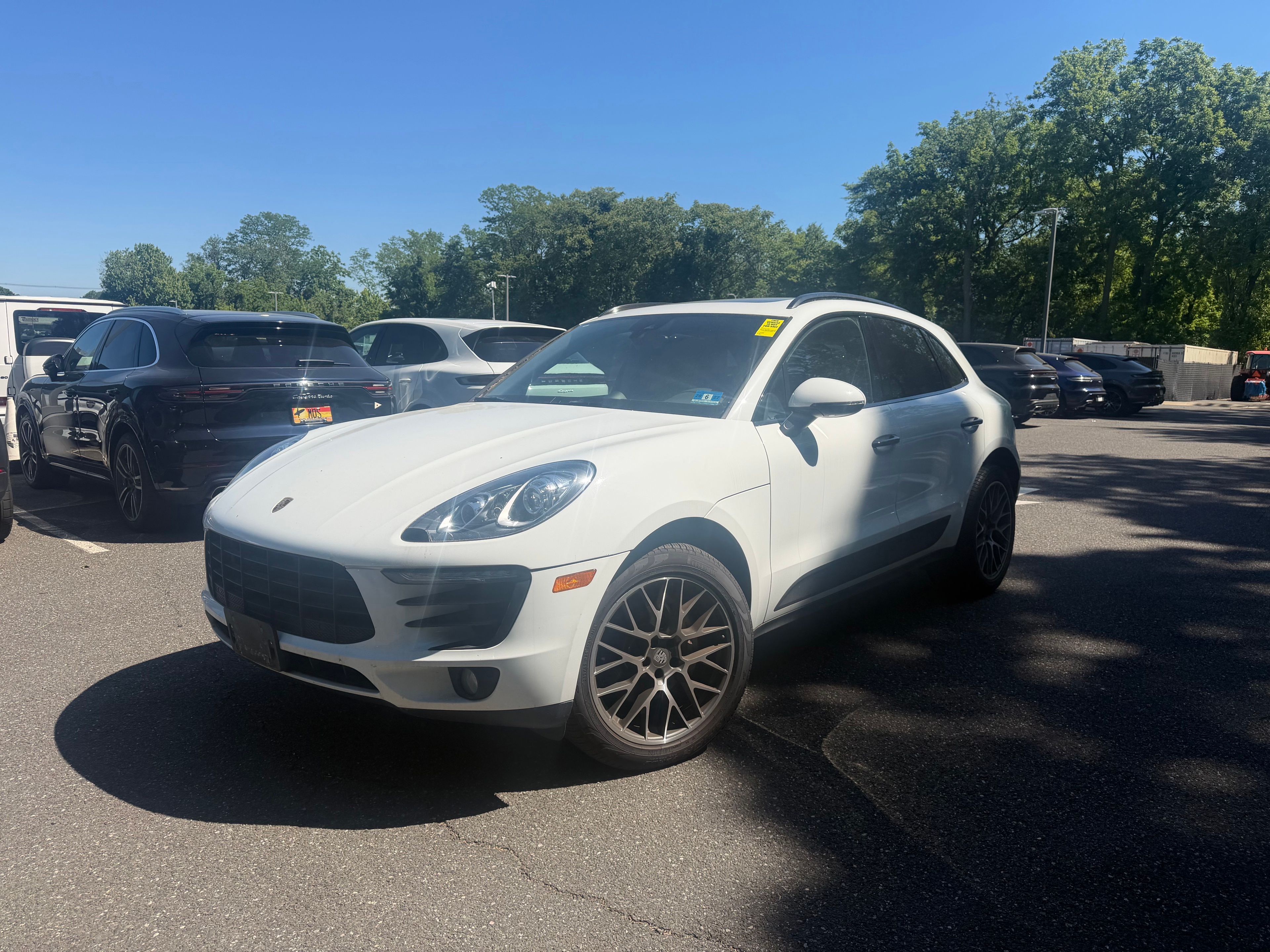 Thumbnail: 2018 Porsche Macan - 1
