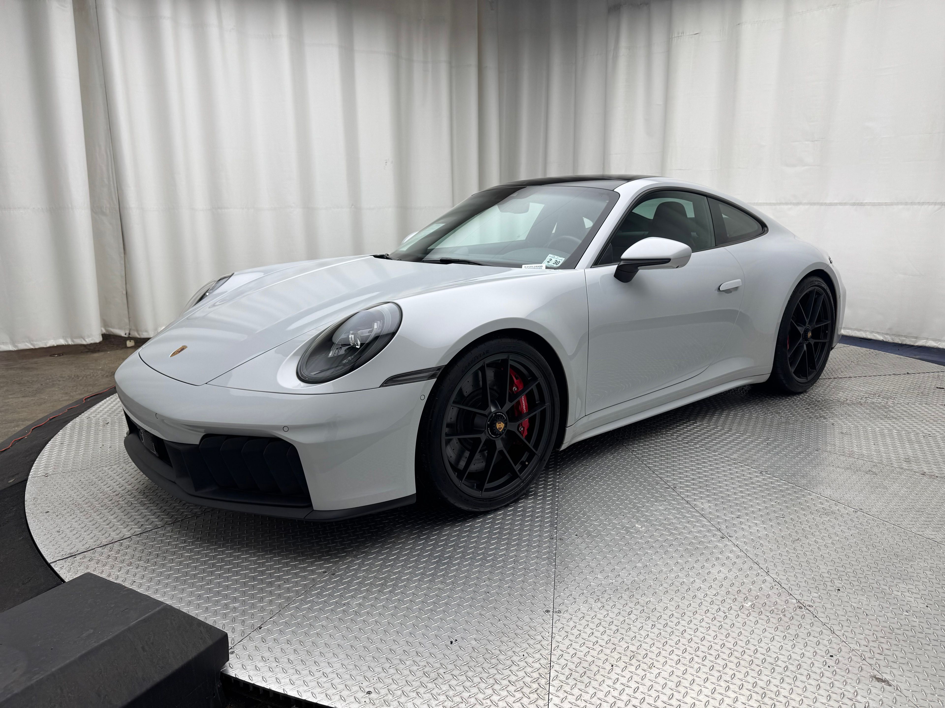 Thumbnail: 2025 Porsche 911 - 1