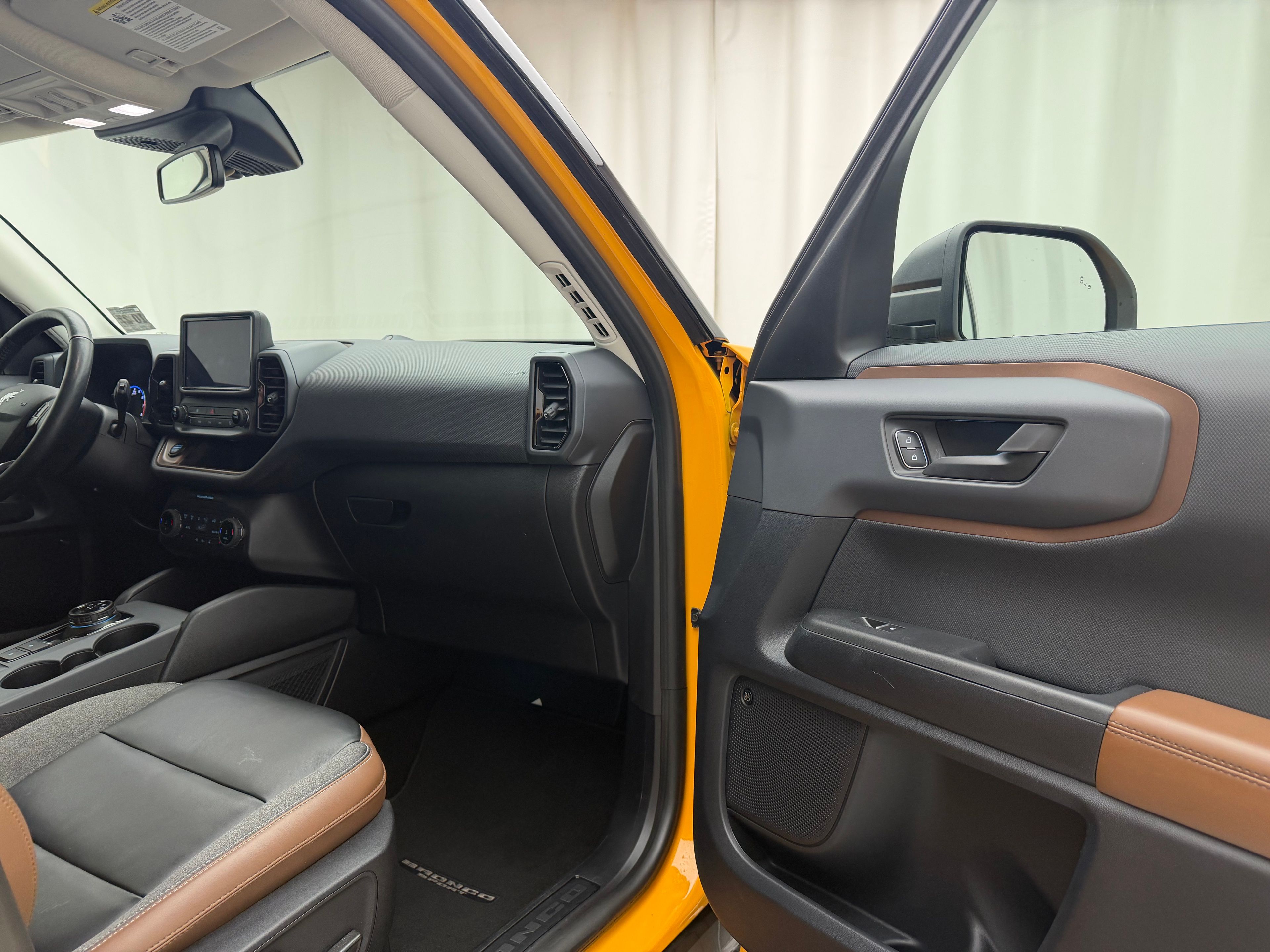 Thumbnail: 2022 Ford Bronco Sport - 14