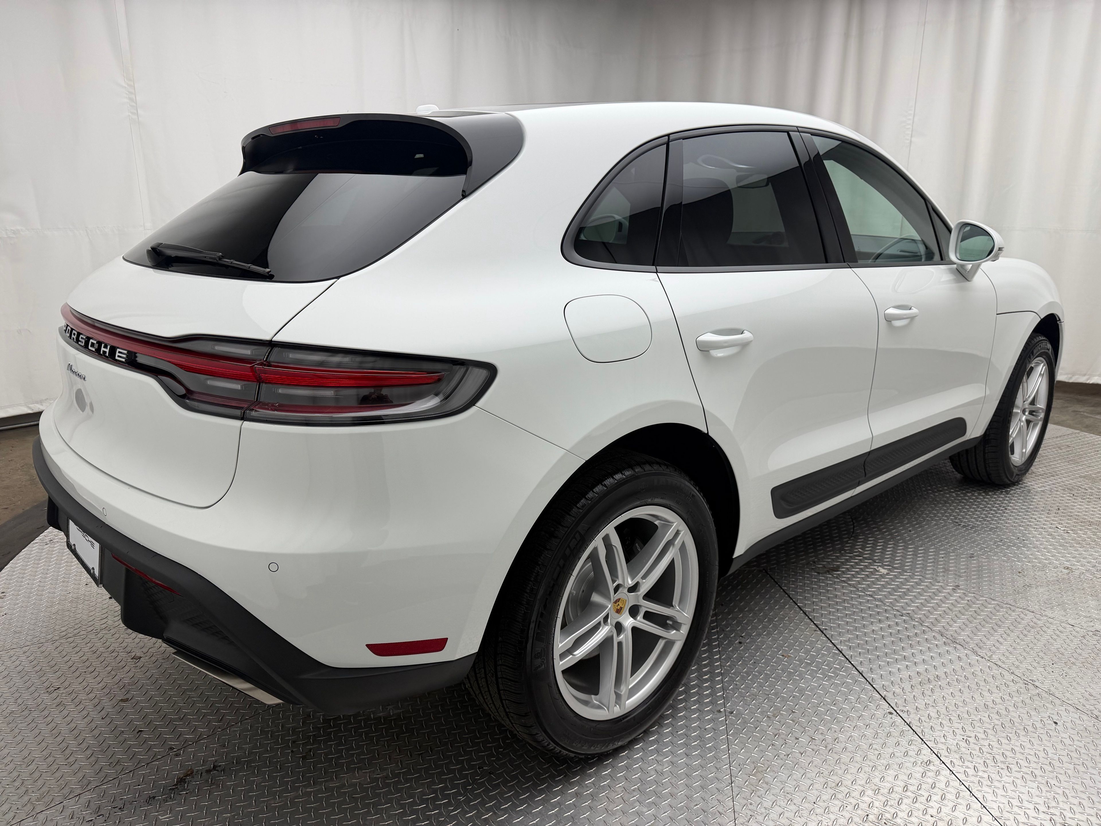 Thumbnail: 2026 Porsche Macan - 13