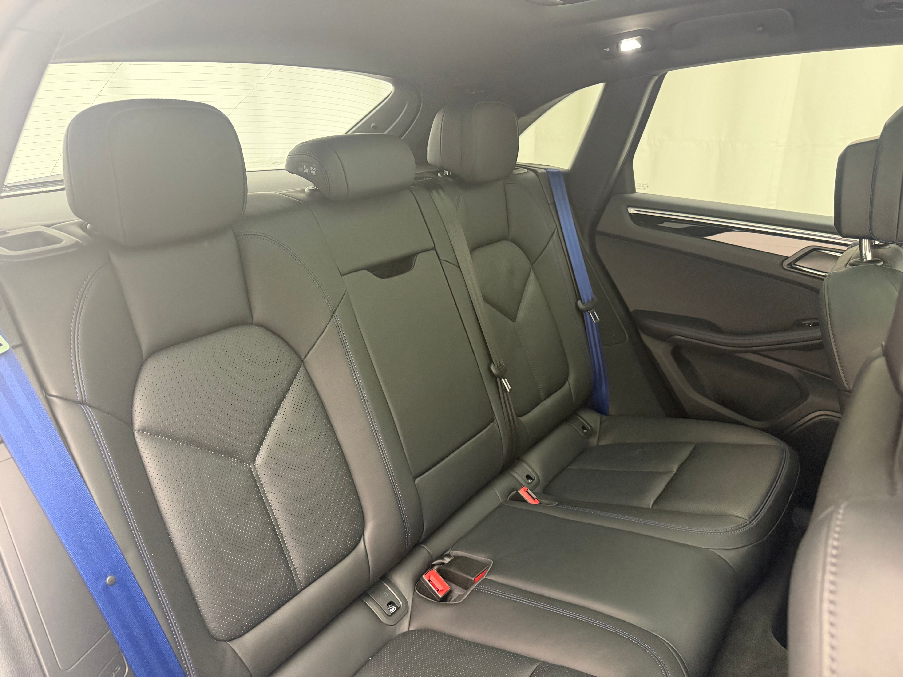 Thumbnail: 2023 Porsche Macan - 23