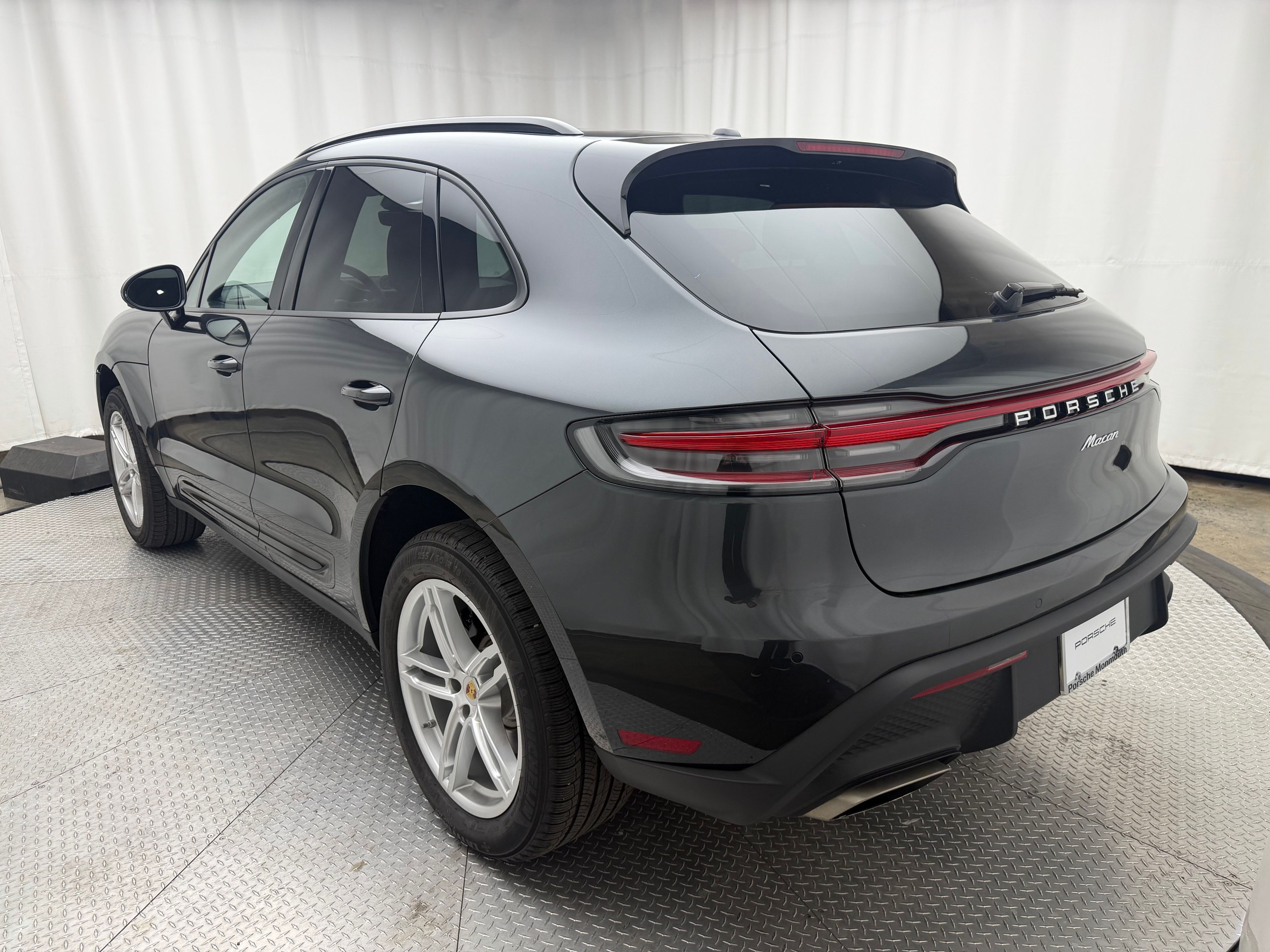 Thumbnail: 2026 Porsche Macan - 3