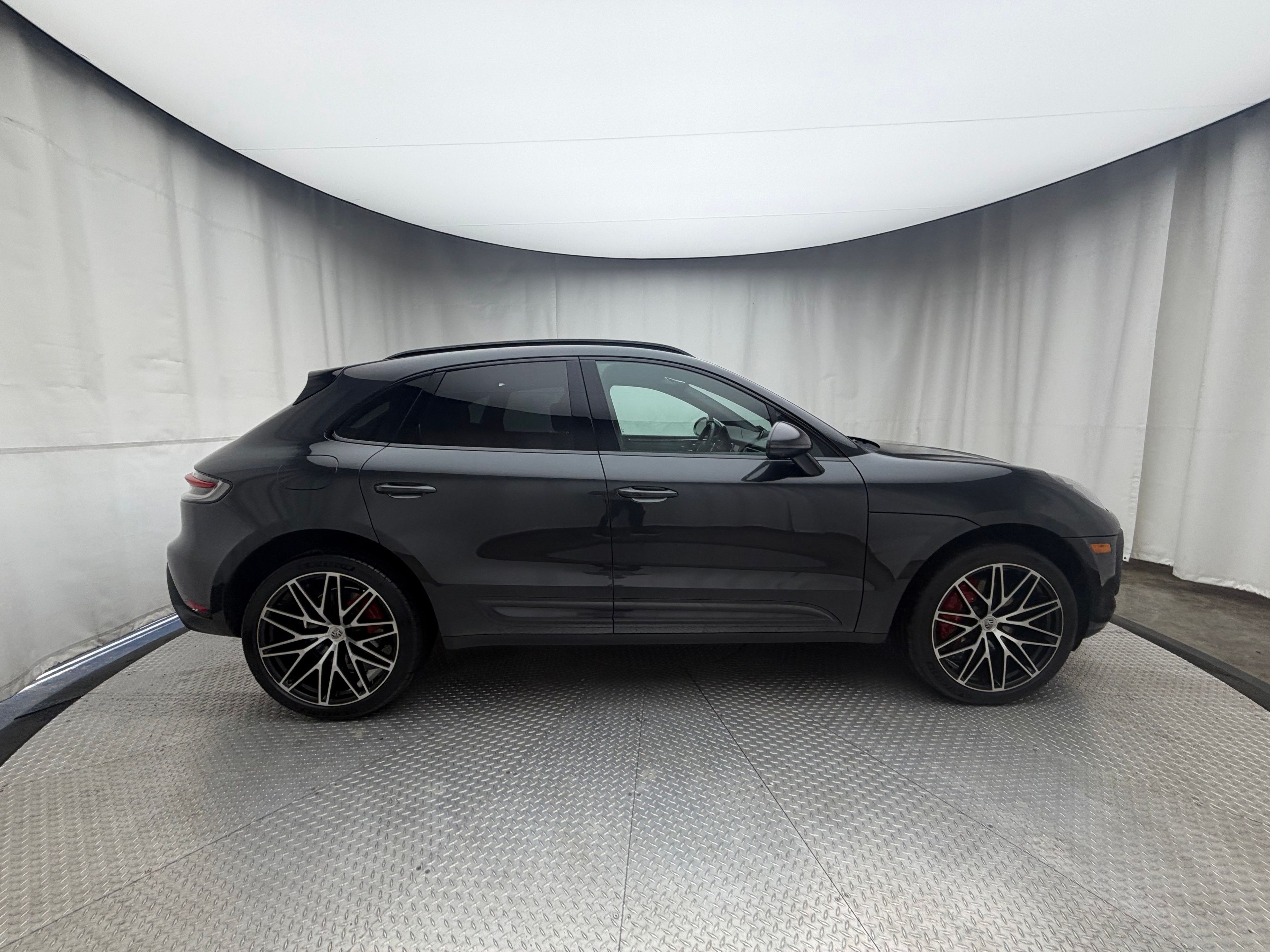 Thumbnail: 2024 Porsche Macan - 10