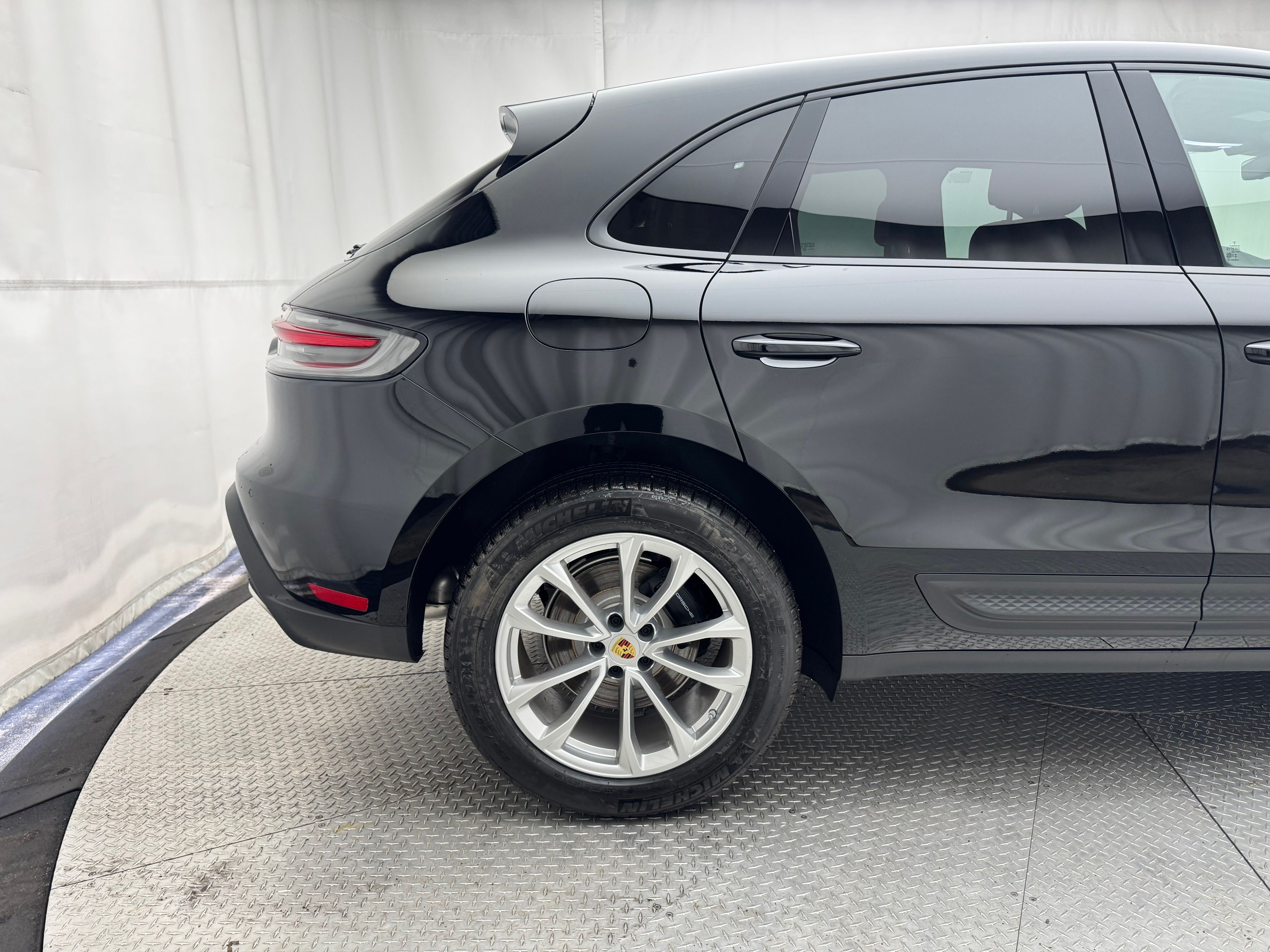 Thumbnail: 2026 Porsche Macan - 14