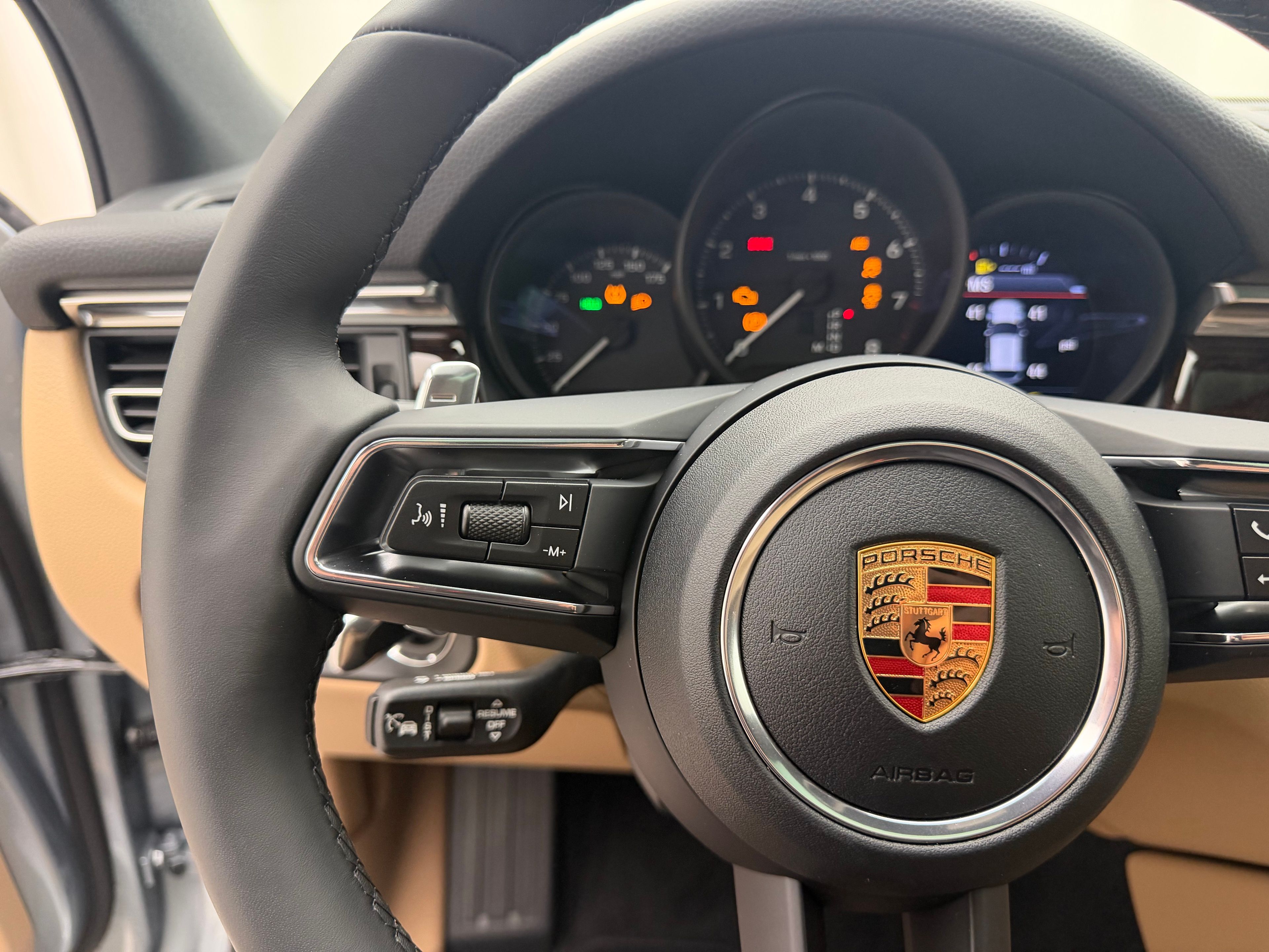Thumbnail: 2026 Porsche Macan - 28