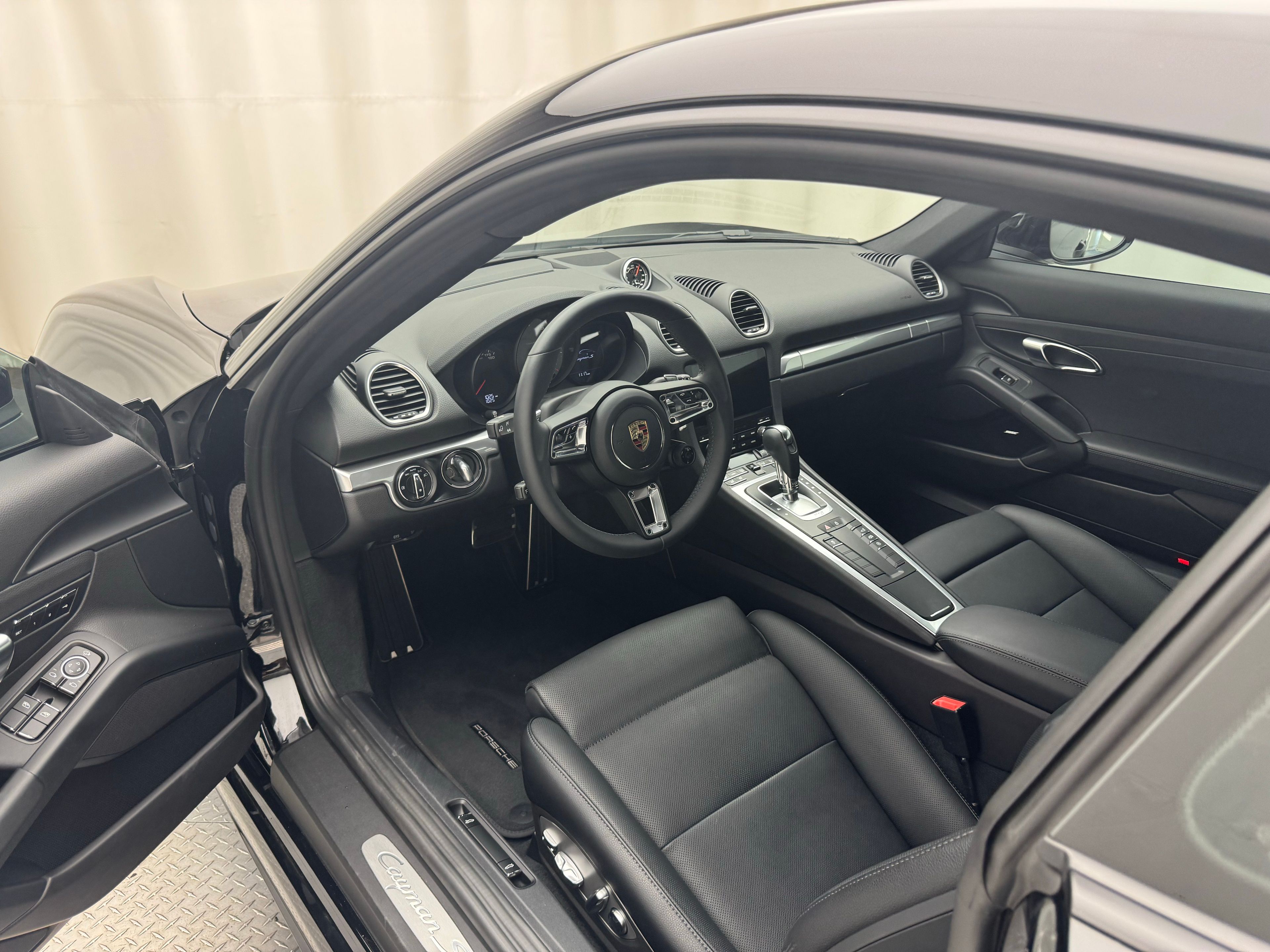 Thumbnail: 2024 Porsche 718 Cayman - 4