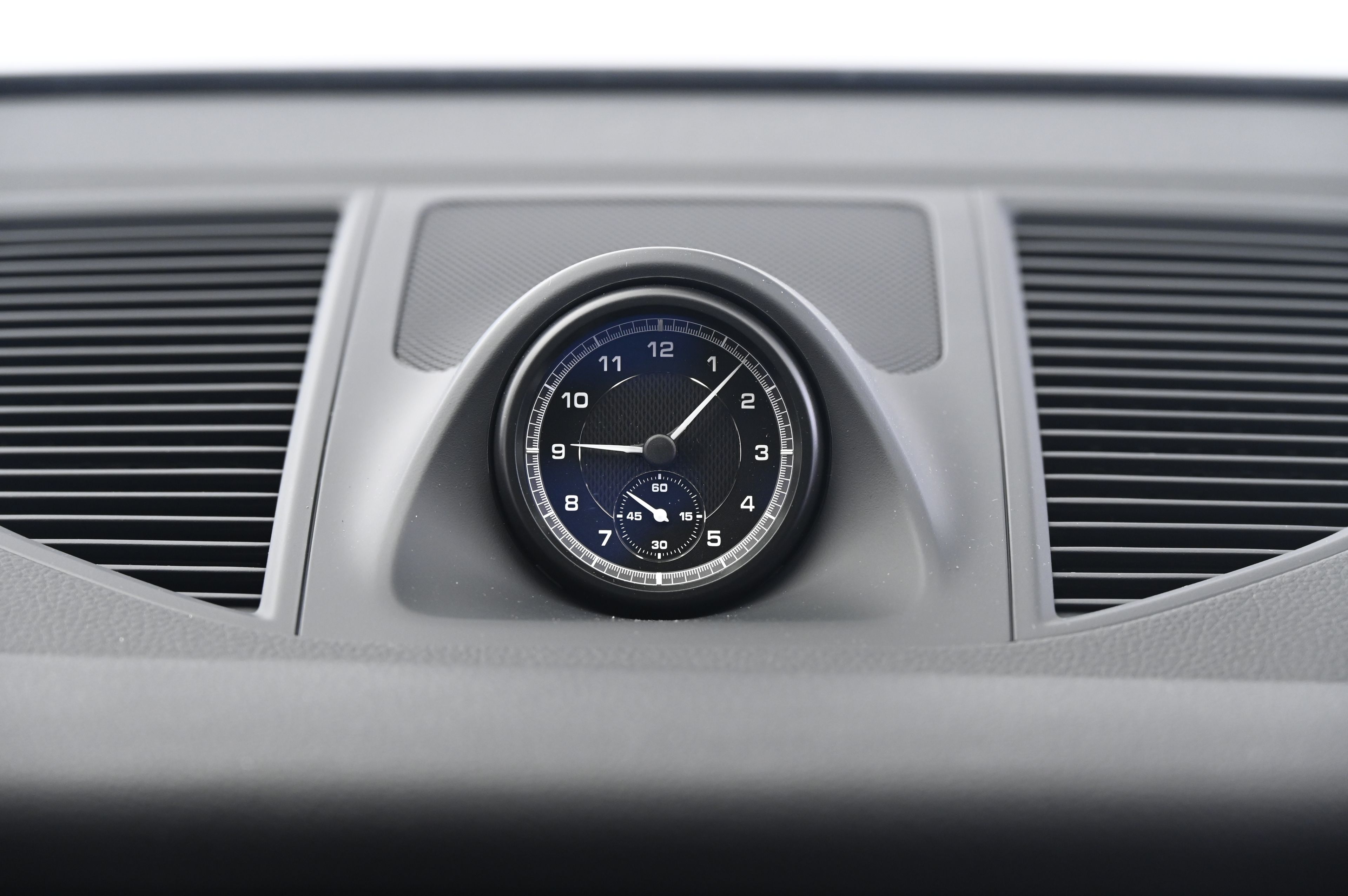 Thumbnail: 2025 Porsche Macan - 28