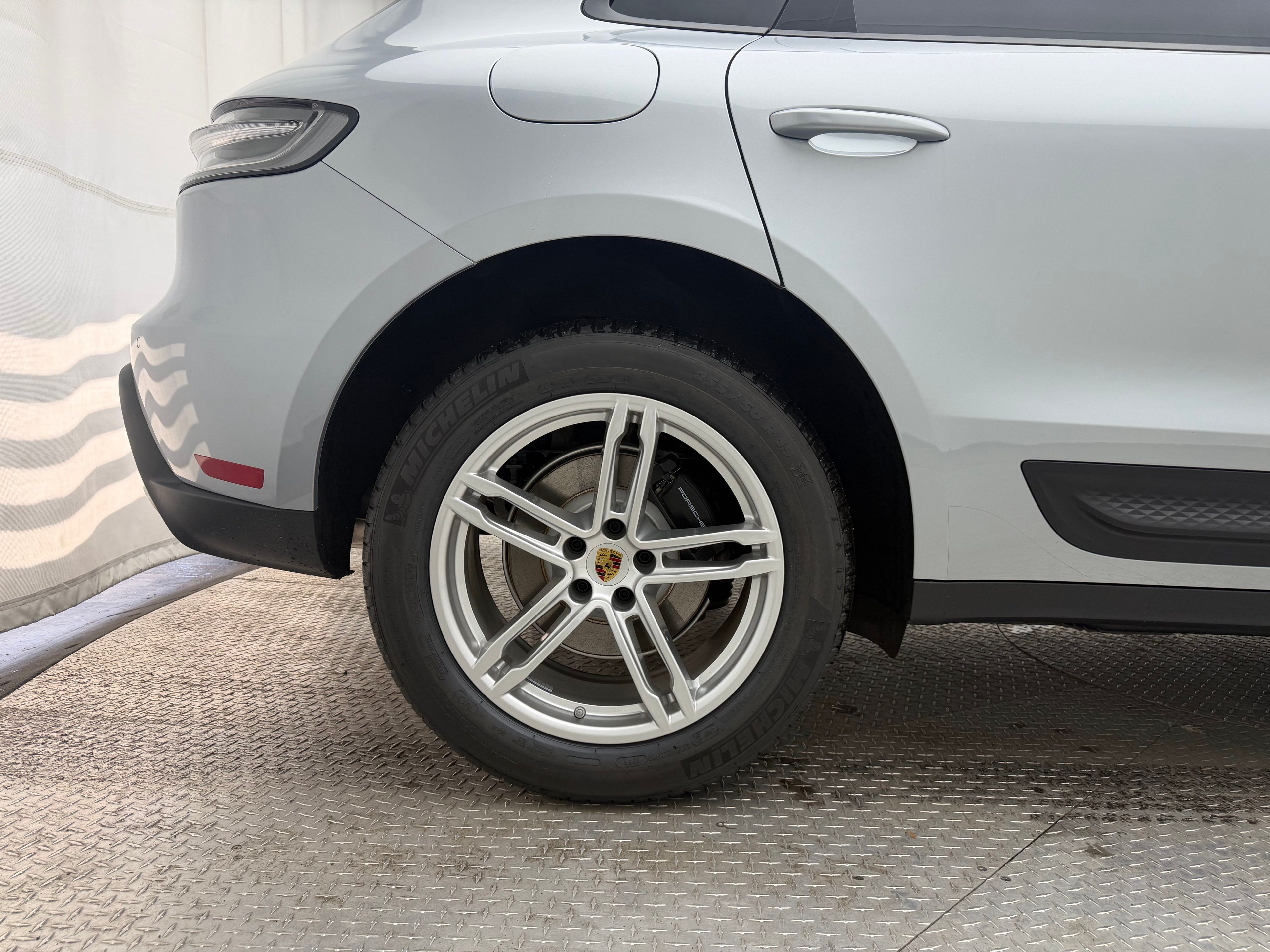 Thumbnail: 2026 Porsche Macan - 9