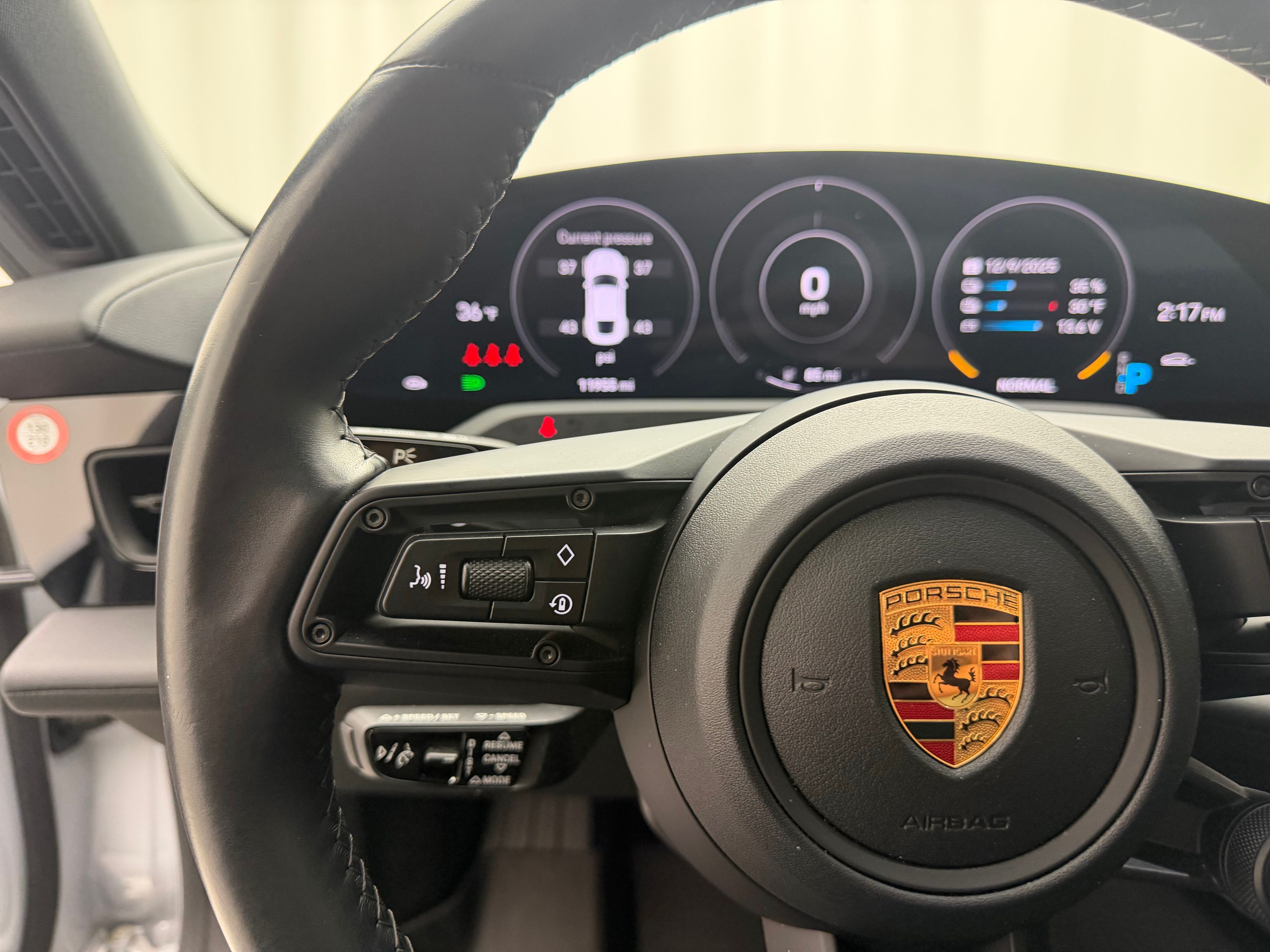 Thumbnail: 2022 Porsche Taycan - 28