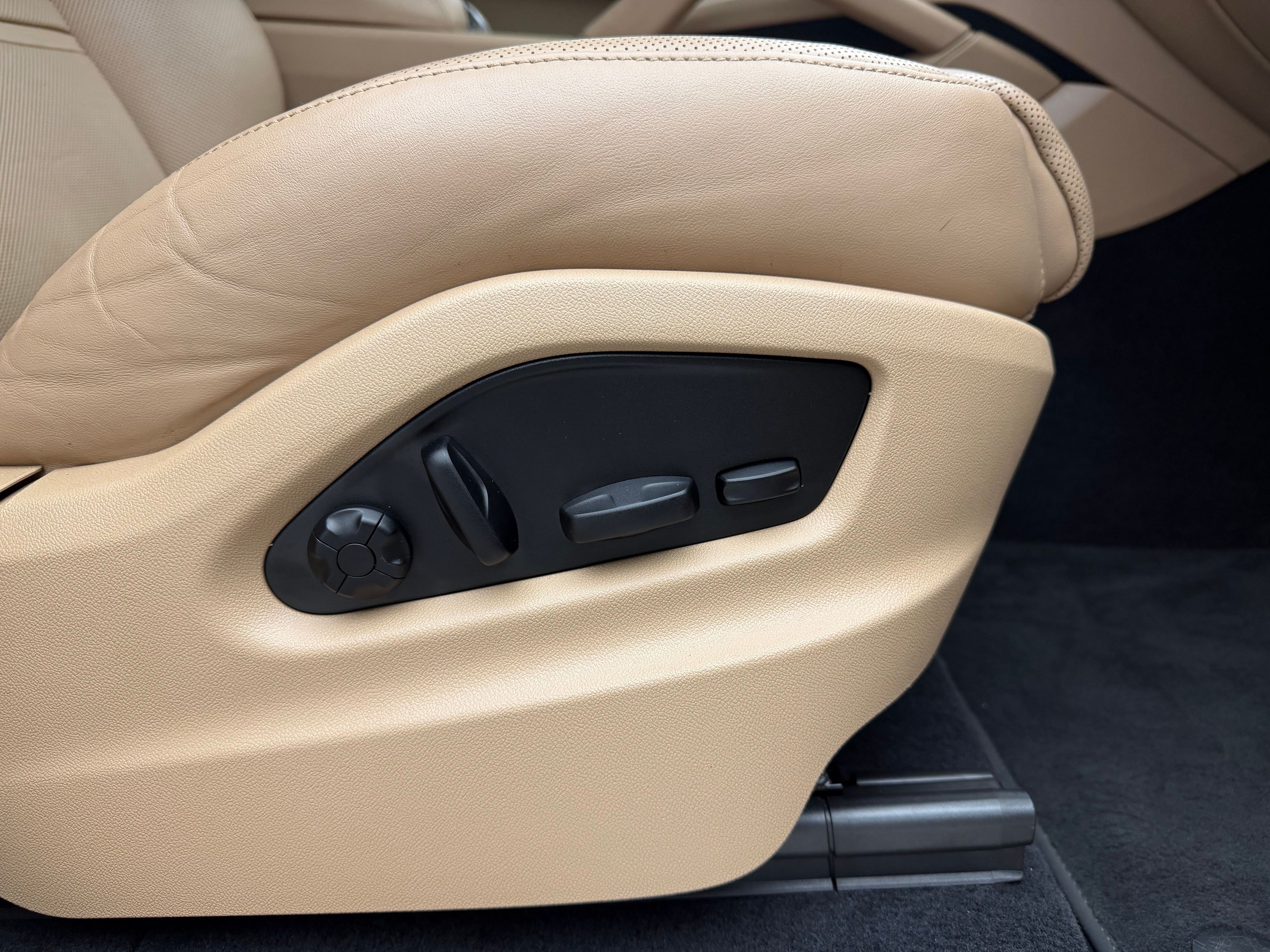 Thumbnail: 2023 Porsche Cayenne - 19