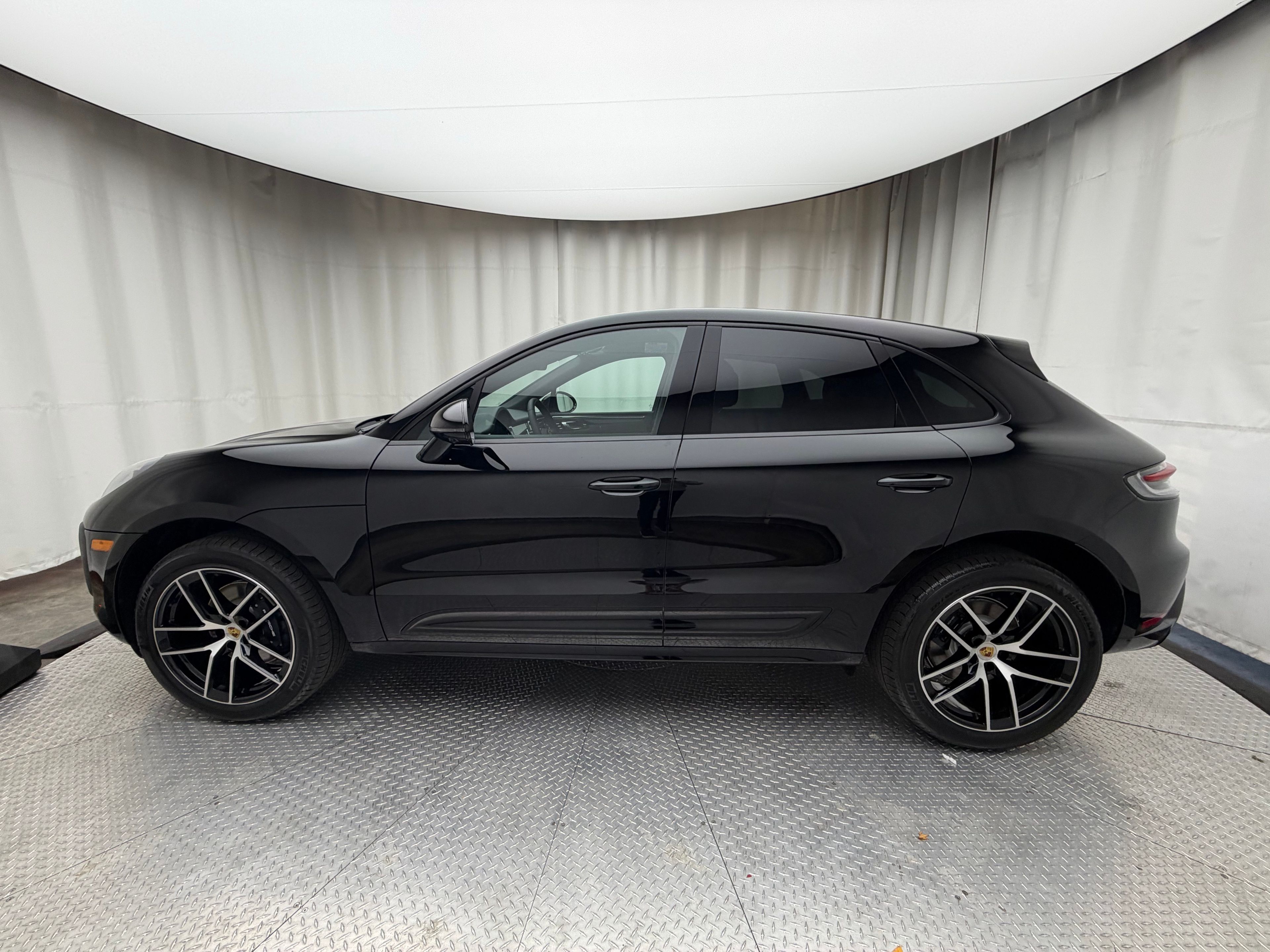 Thumbnail: 2026 Porsche Macan - 2