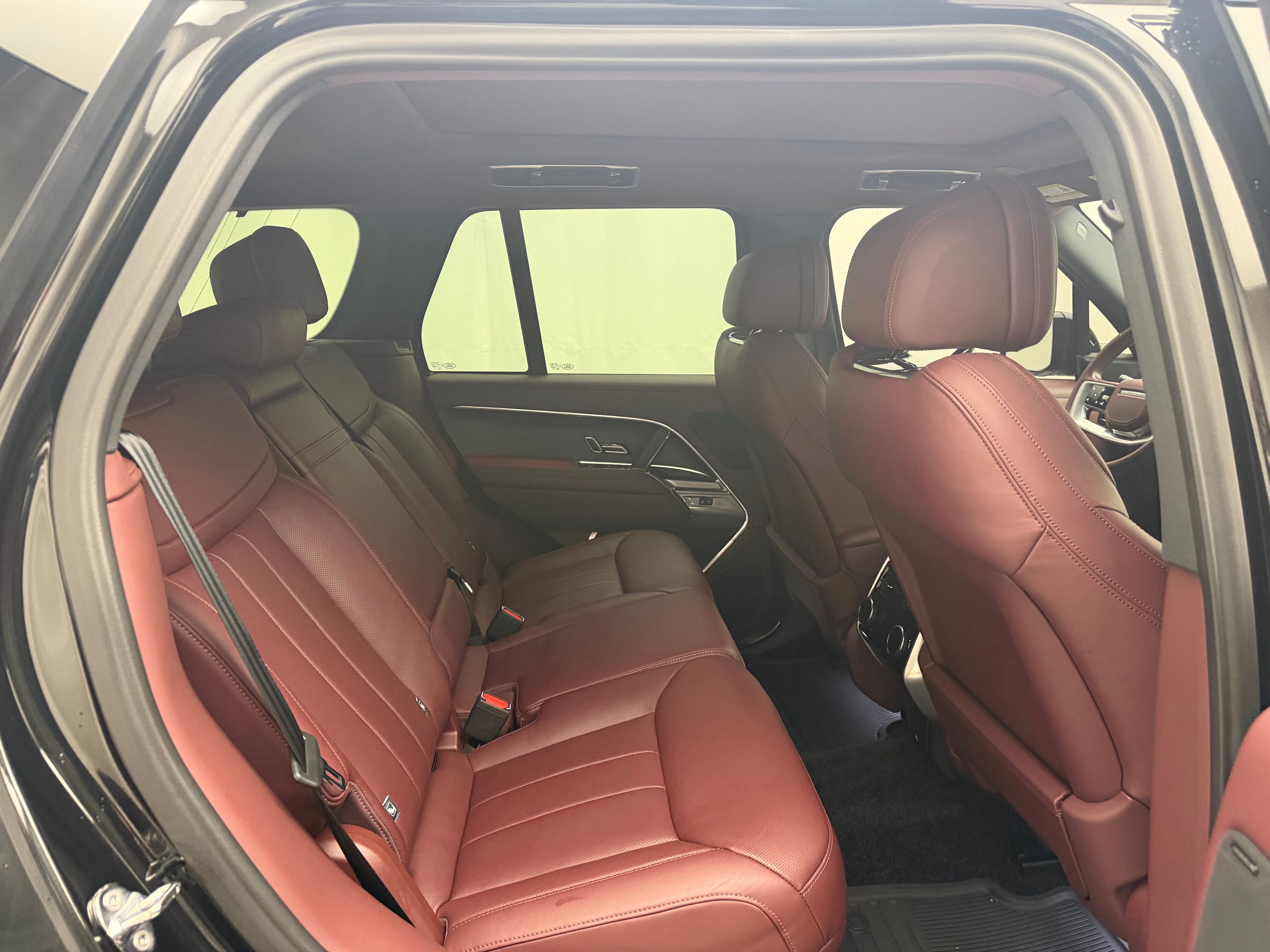 Thumbnail: 2024 Land Rover Range Rover - 20