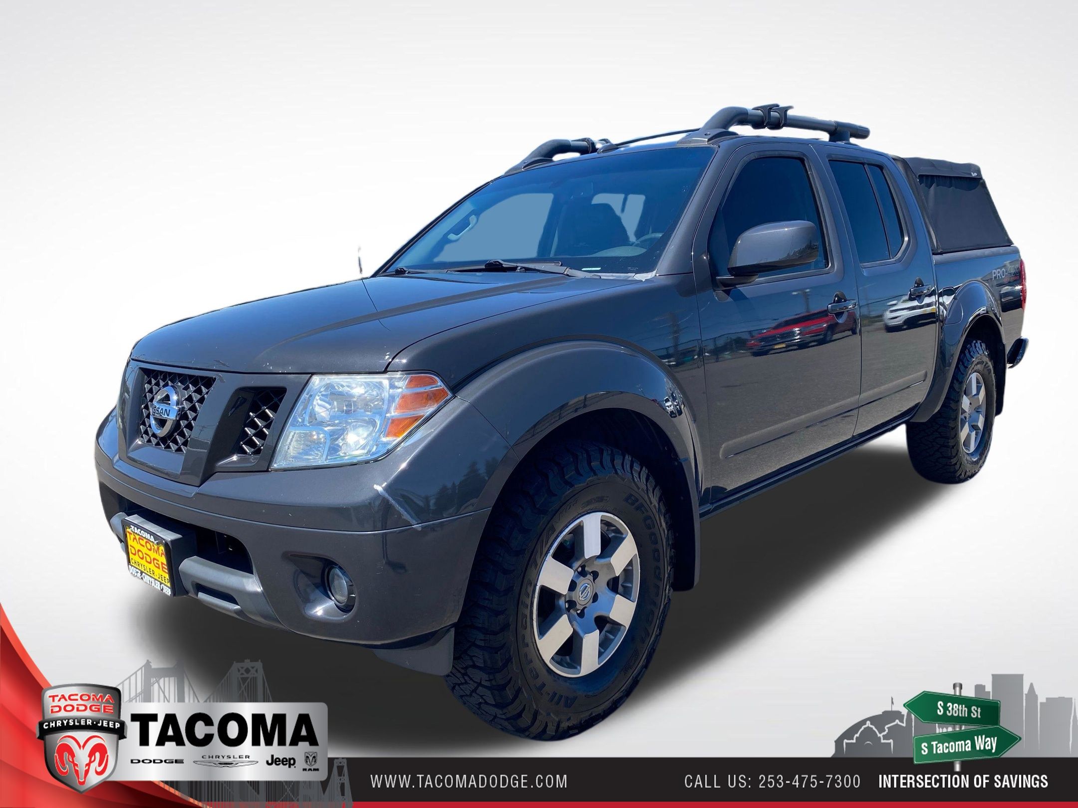 Night Armor Pearl/Mica 2012 Nissan Frontier PRO-4X Crew Cab 4WD Pickup Truck Four-Wheel Drive 5-Speed Automatic Overdrive