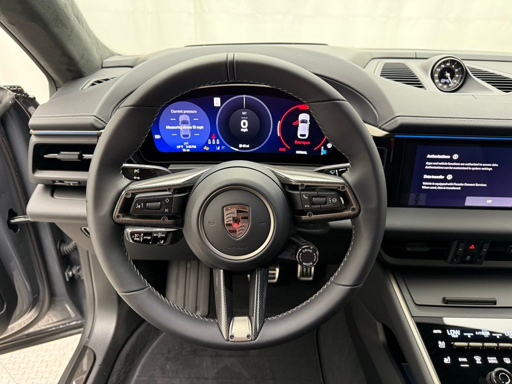 Thumbnail: 2025 Porsche Macan - 6