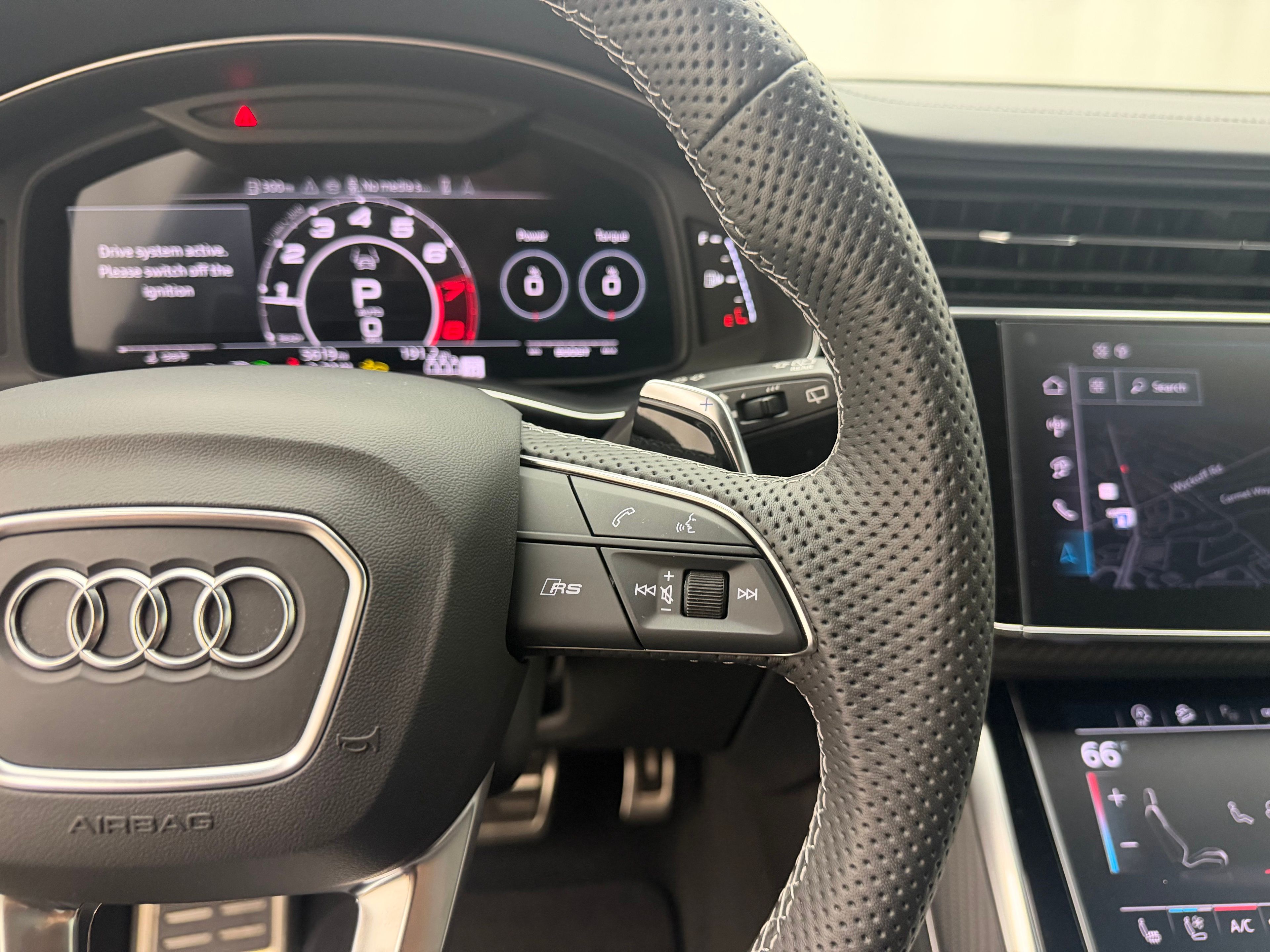 Thumbnail: 2025 Audi RS Q8 - 26