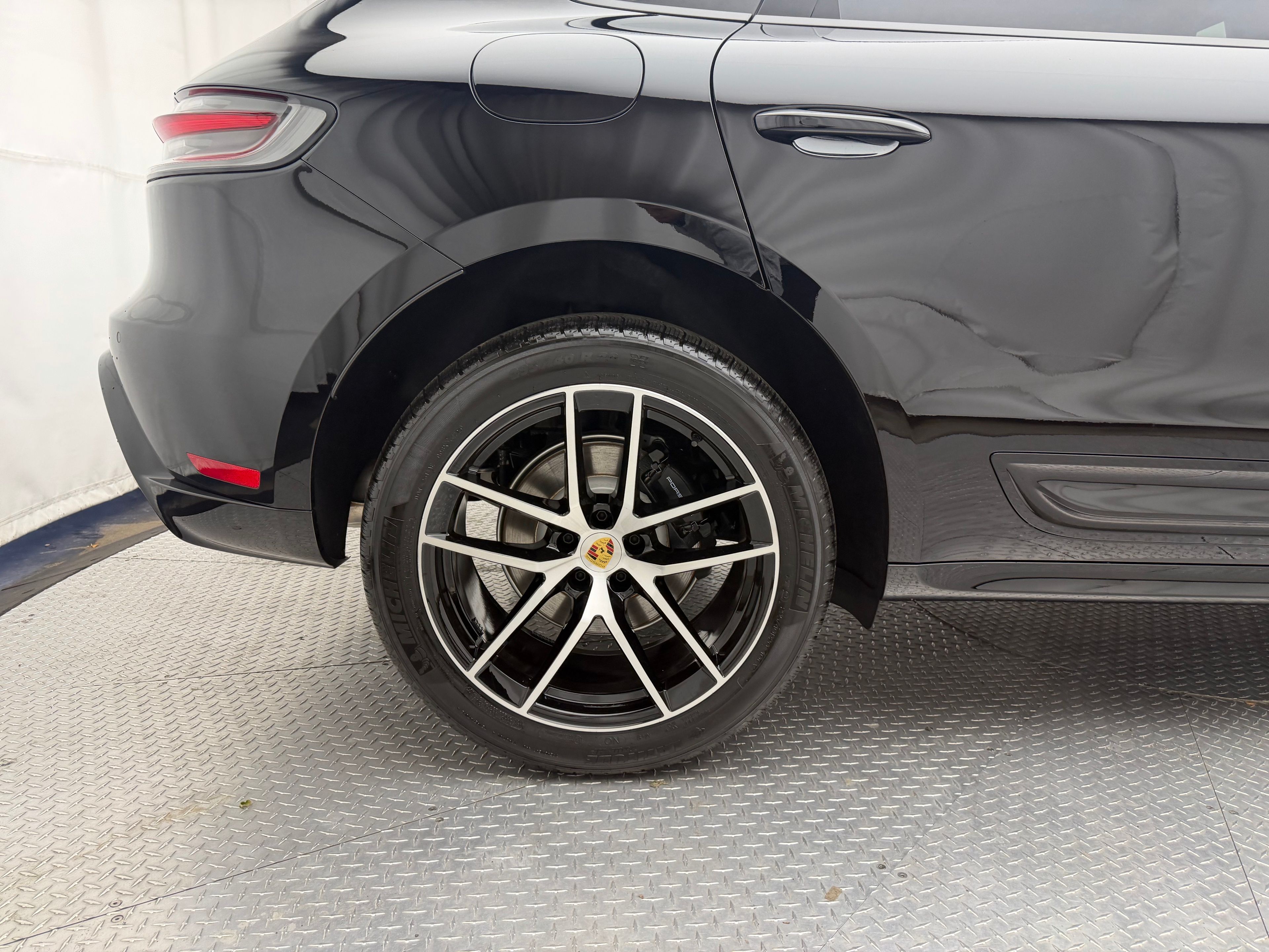 Thumbnail: 2026 Porsche Macan - 12