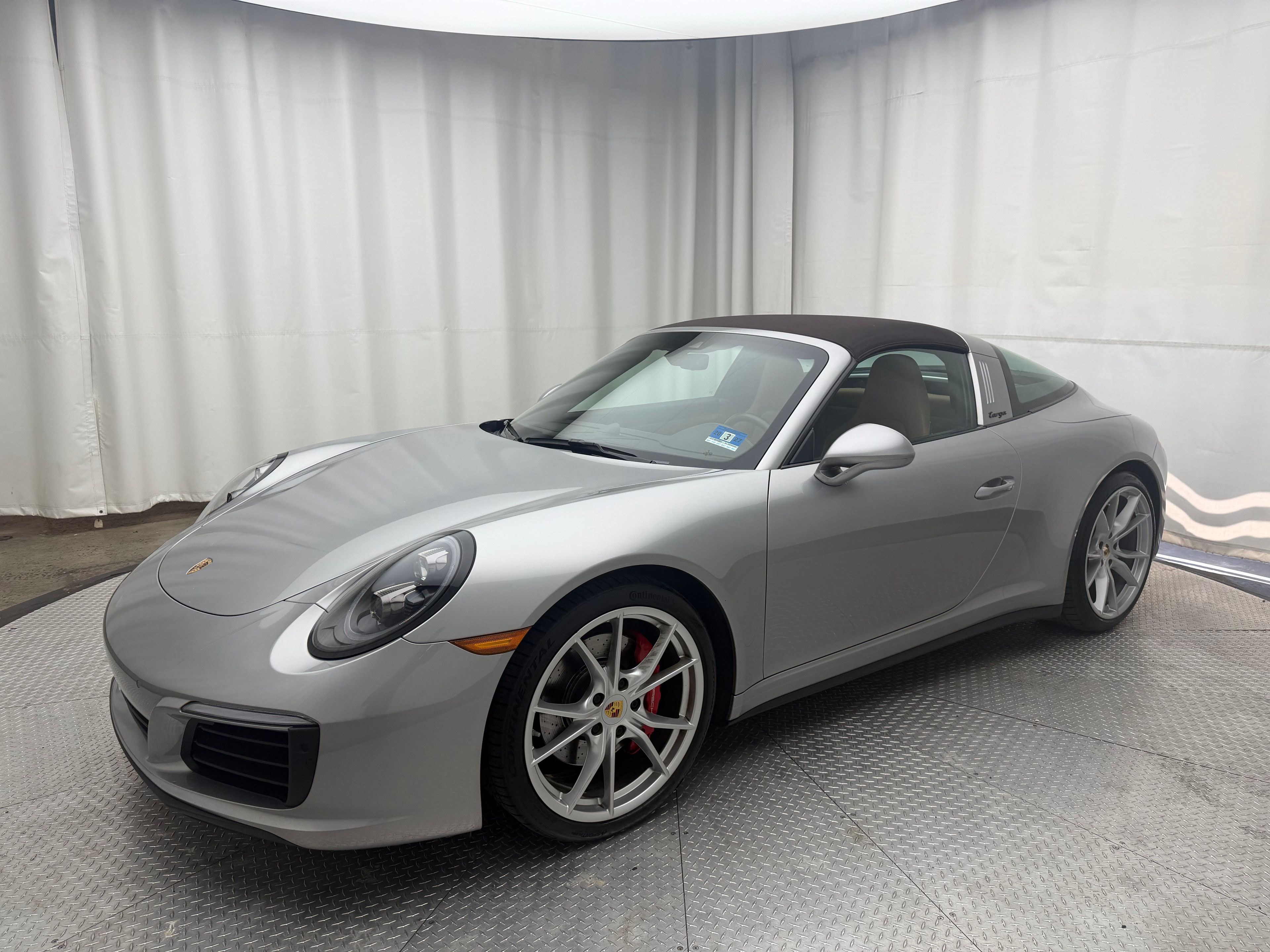 Thumbnail: 2018 Porsche 911 - 1