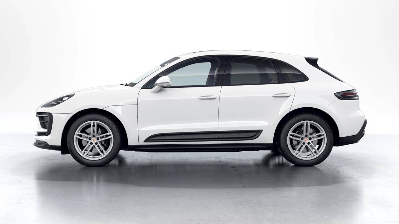 Thumbnail: 2026 Porsche Macan - 2