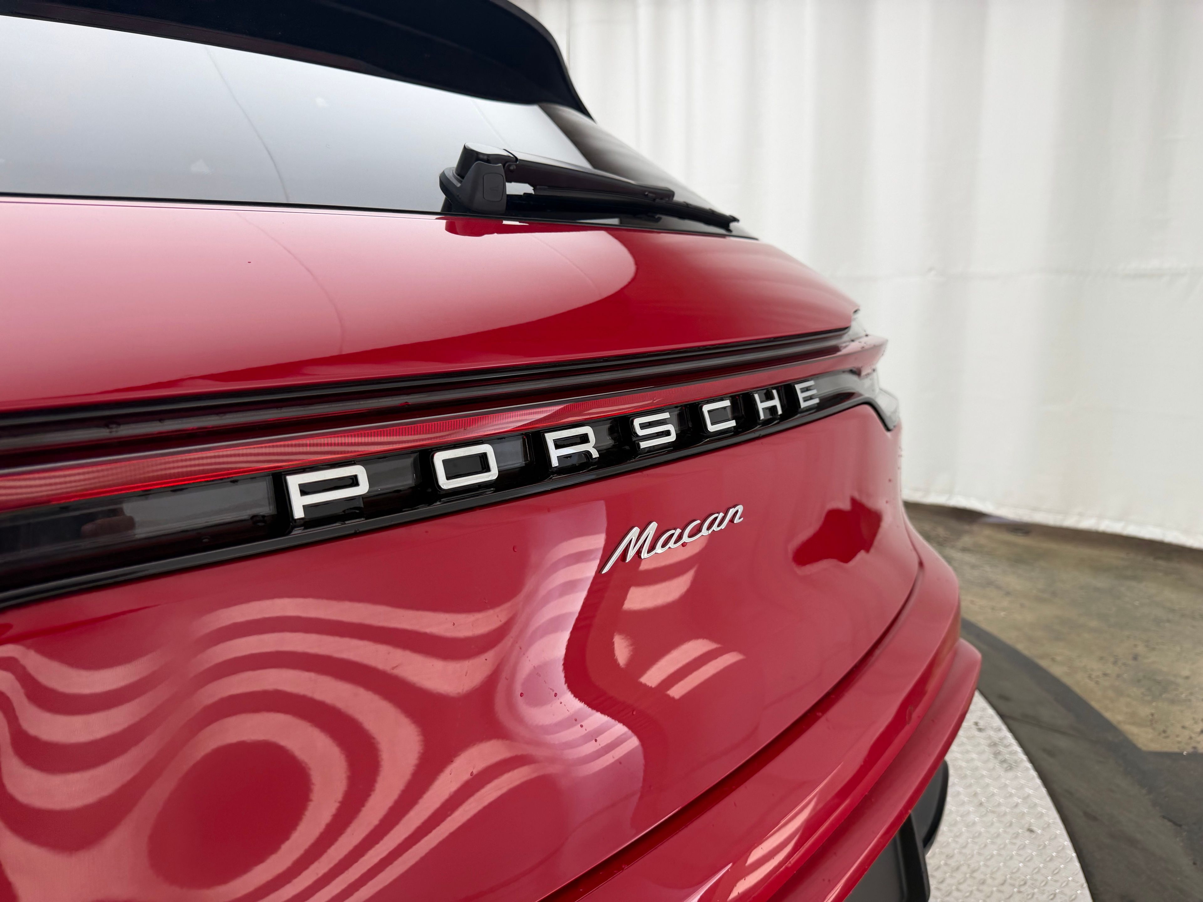 Thumbnail: 2026 Porsche Macan - 12