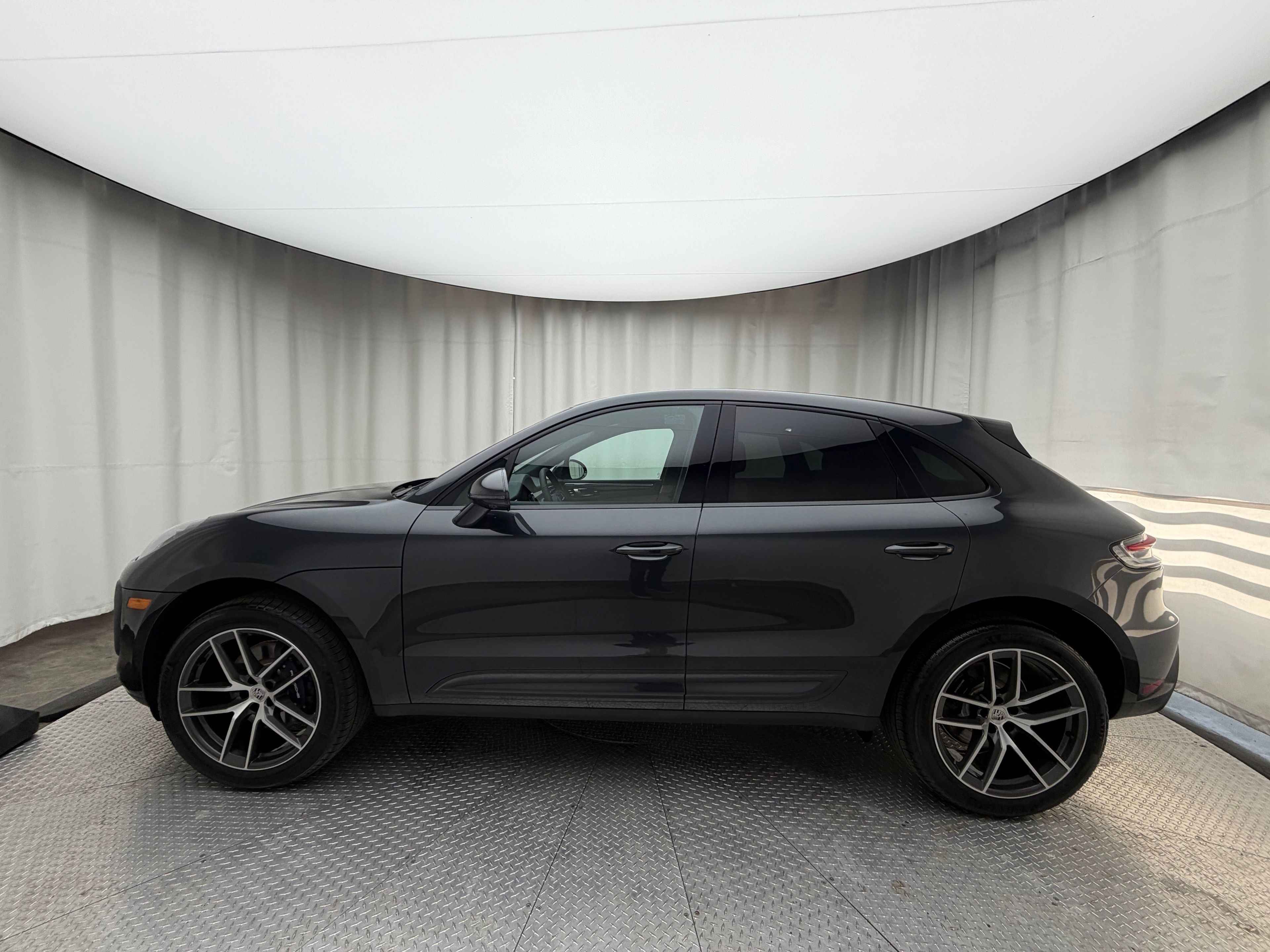 Thumbnail: 2026 Porsche Macan - 2