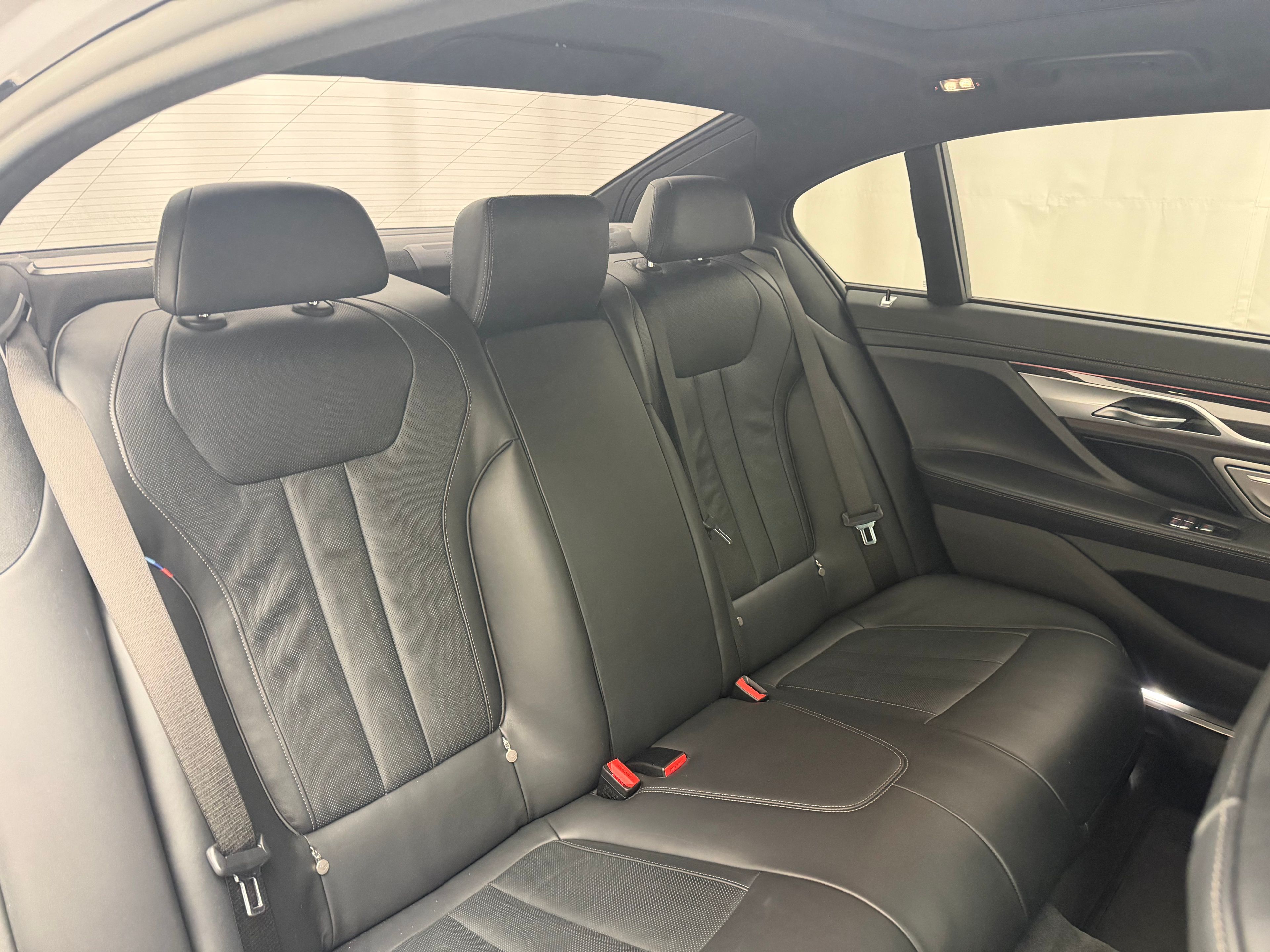 Thumbnail: 2020 BMW 7 Series - 24