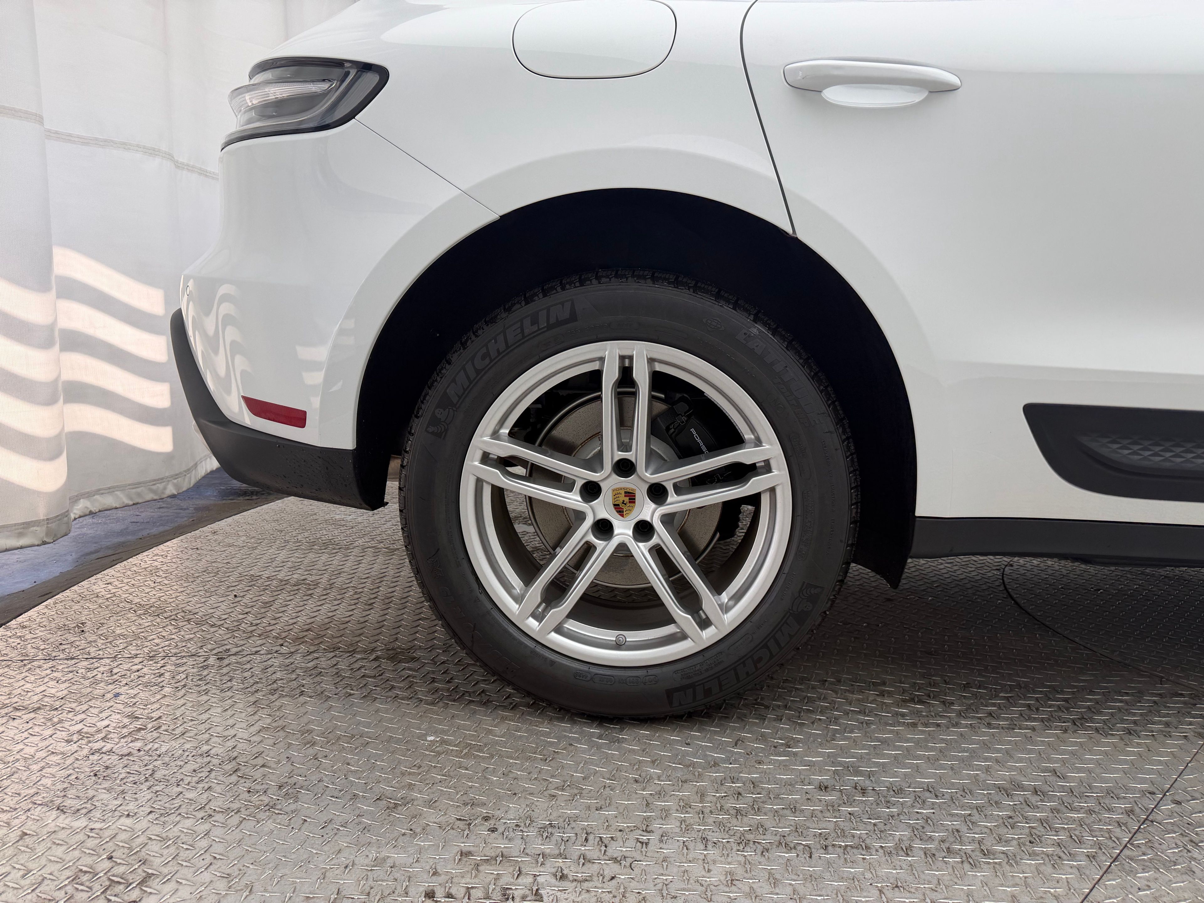 Thumbnail: 2026 Porsche Macan - 9