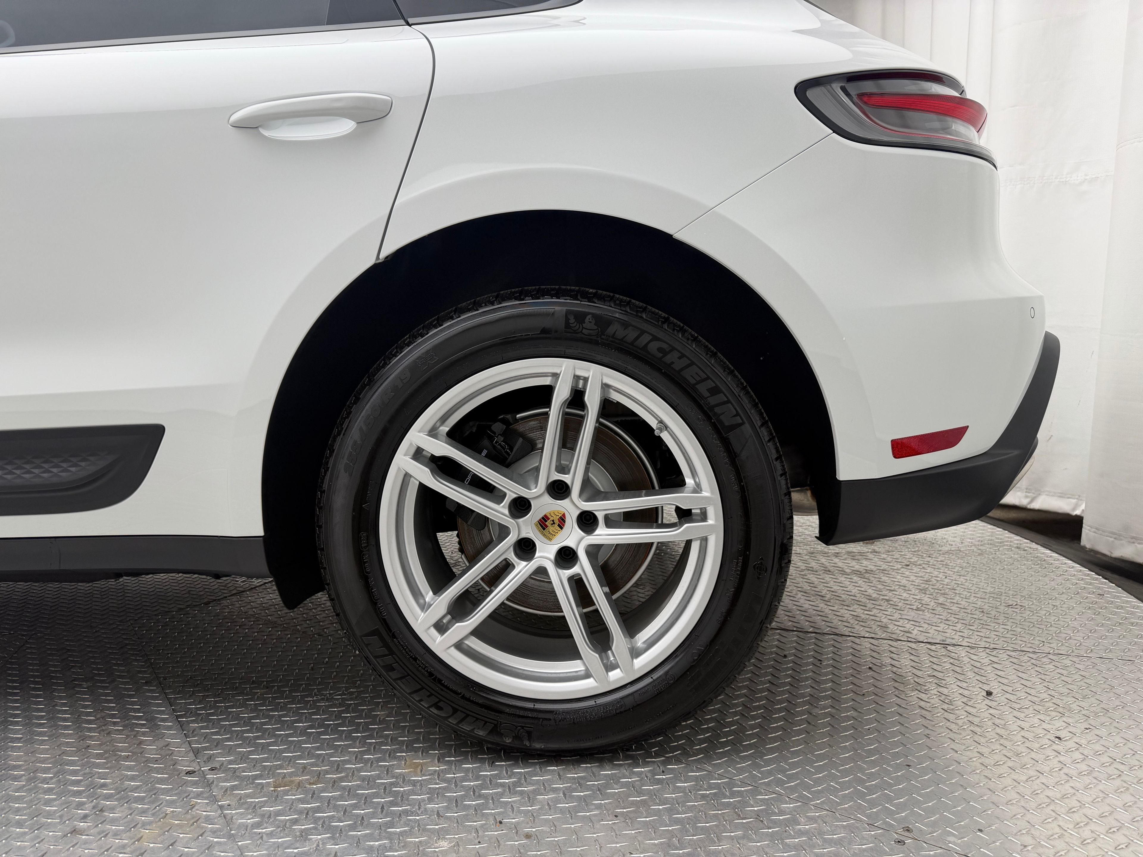 Thumbnail: 2026 Porsche Macan - 11