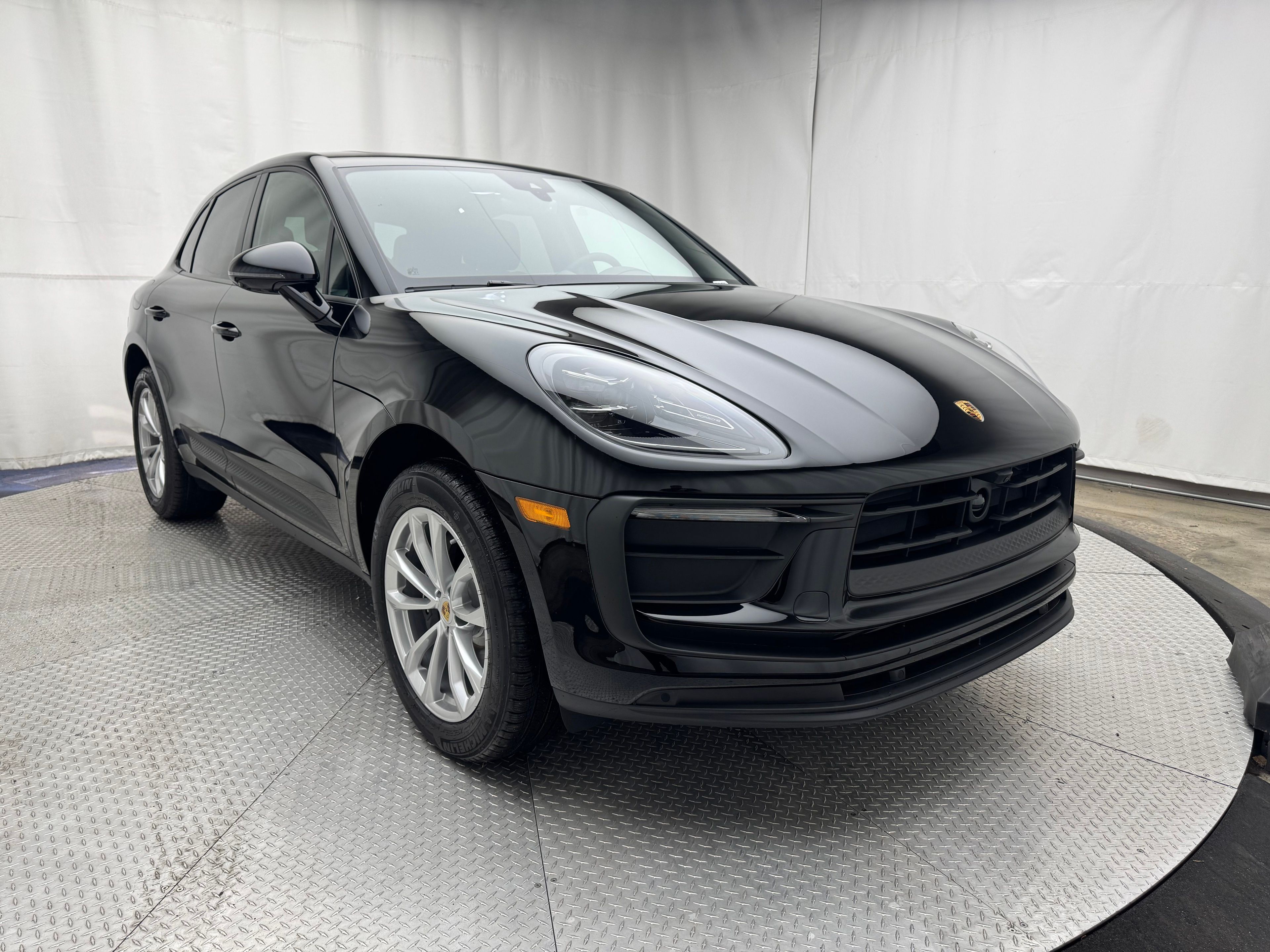 Thumbnail: 2026 Porsche Macan - 18