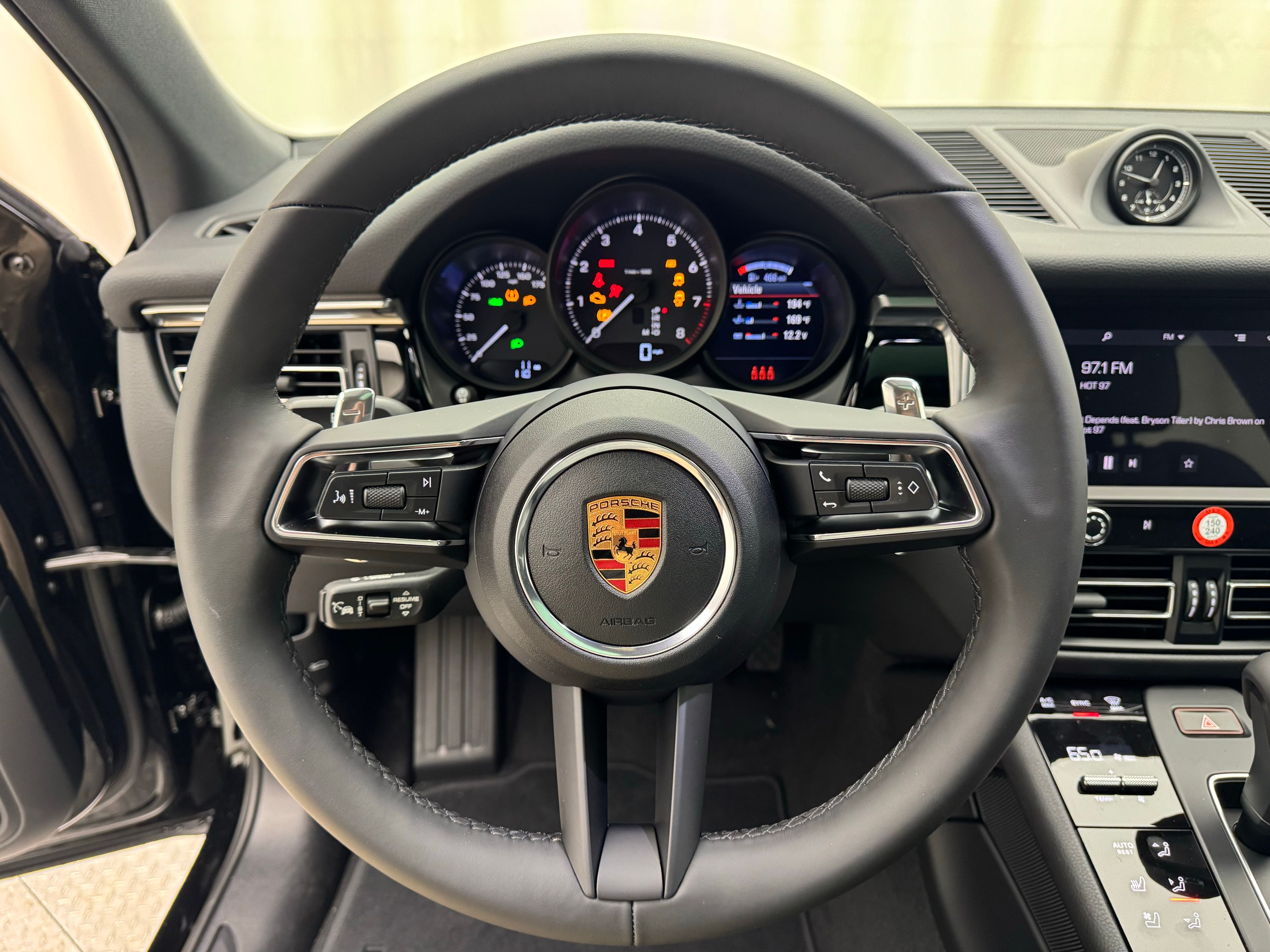 Thumbnail: 2026 Porsche Macan - 6